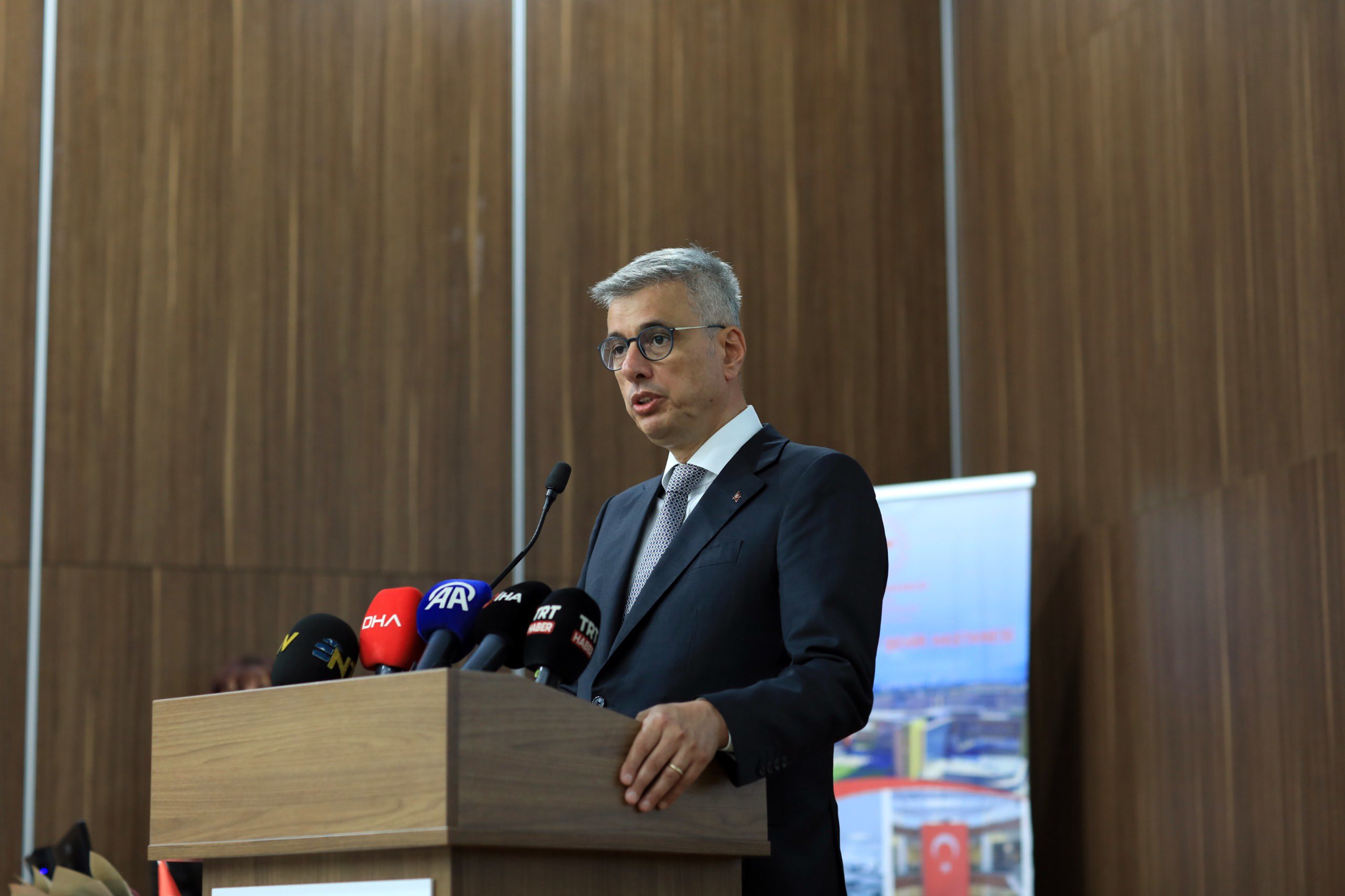 Sağlık Bakanı Kemal Memişoğlu,