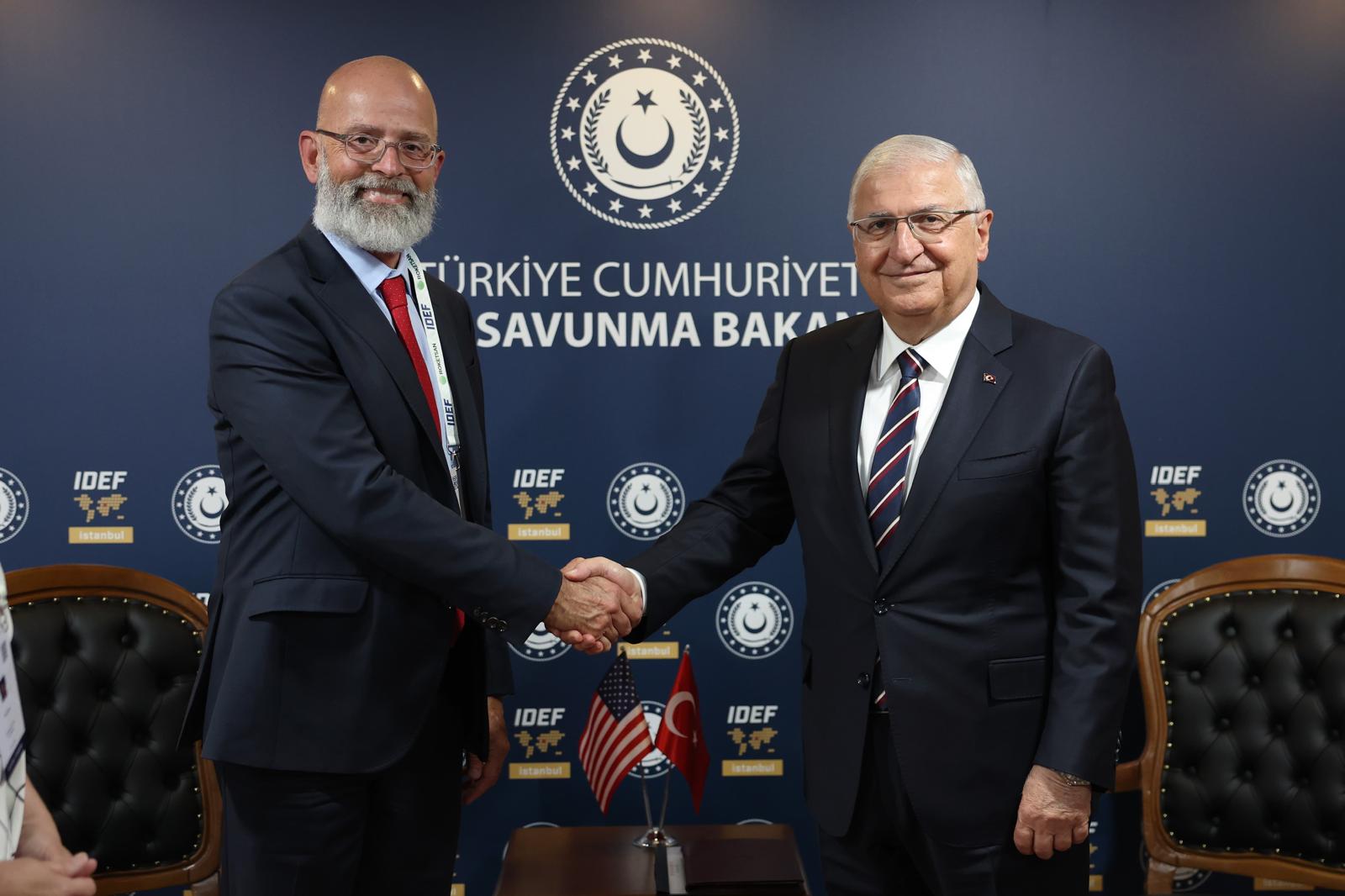 Milli Savunma Bakanı Yaşar