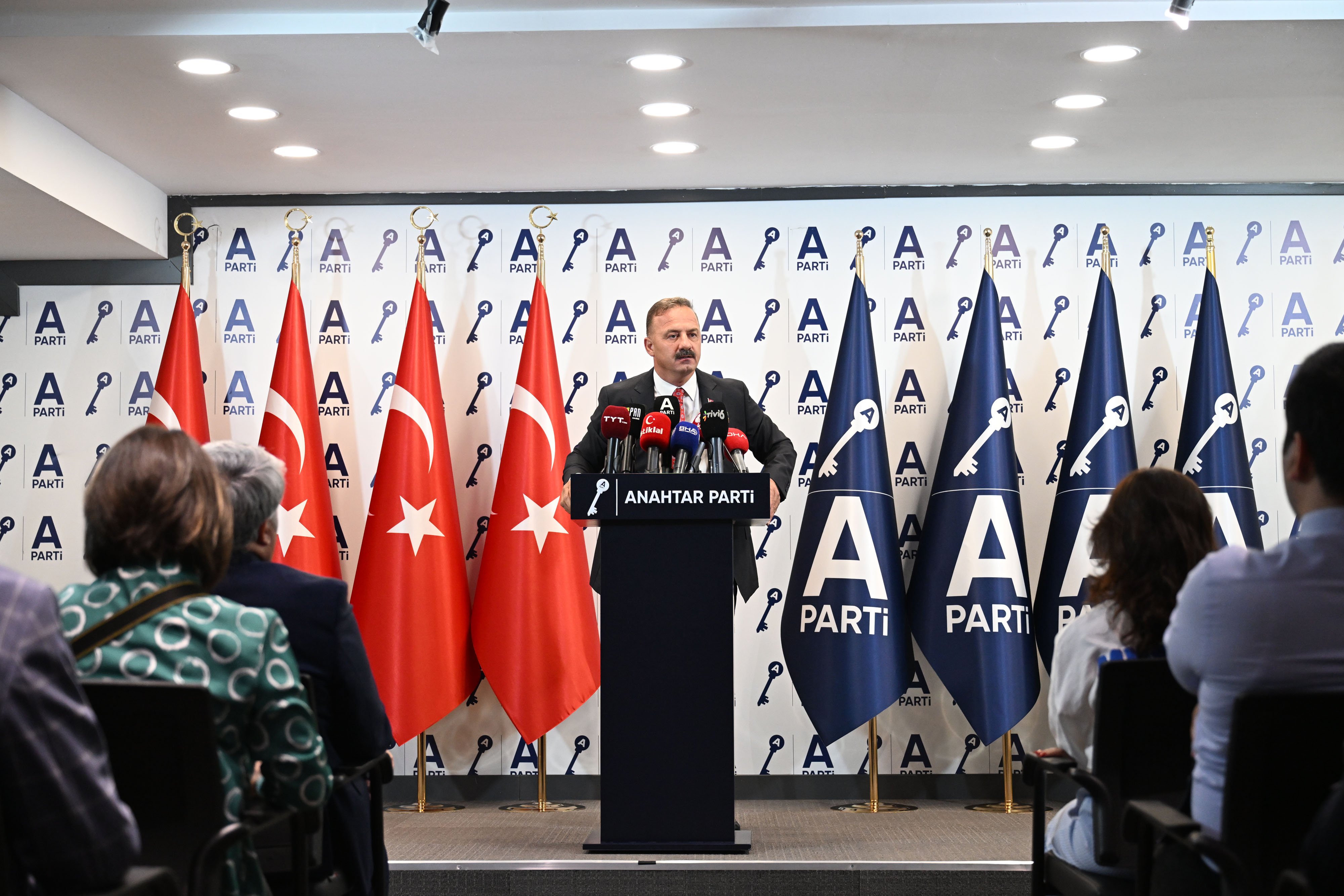 Anahtar Parti Genel Başkanı