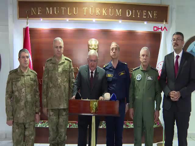 Milli Savunma Bakanı Yaşar