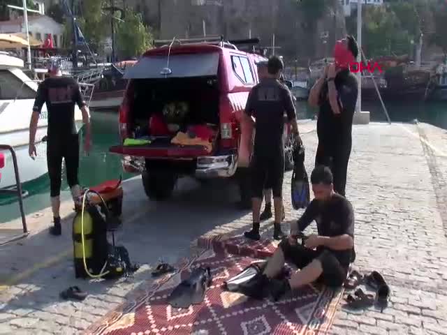 İHH arama kurtarma üyeleri,