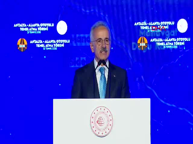 Ulaştırma Bakanı Abdulkadir Uraloğlu