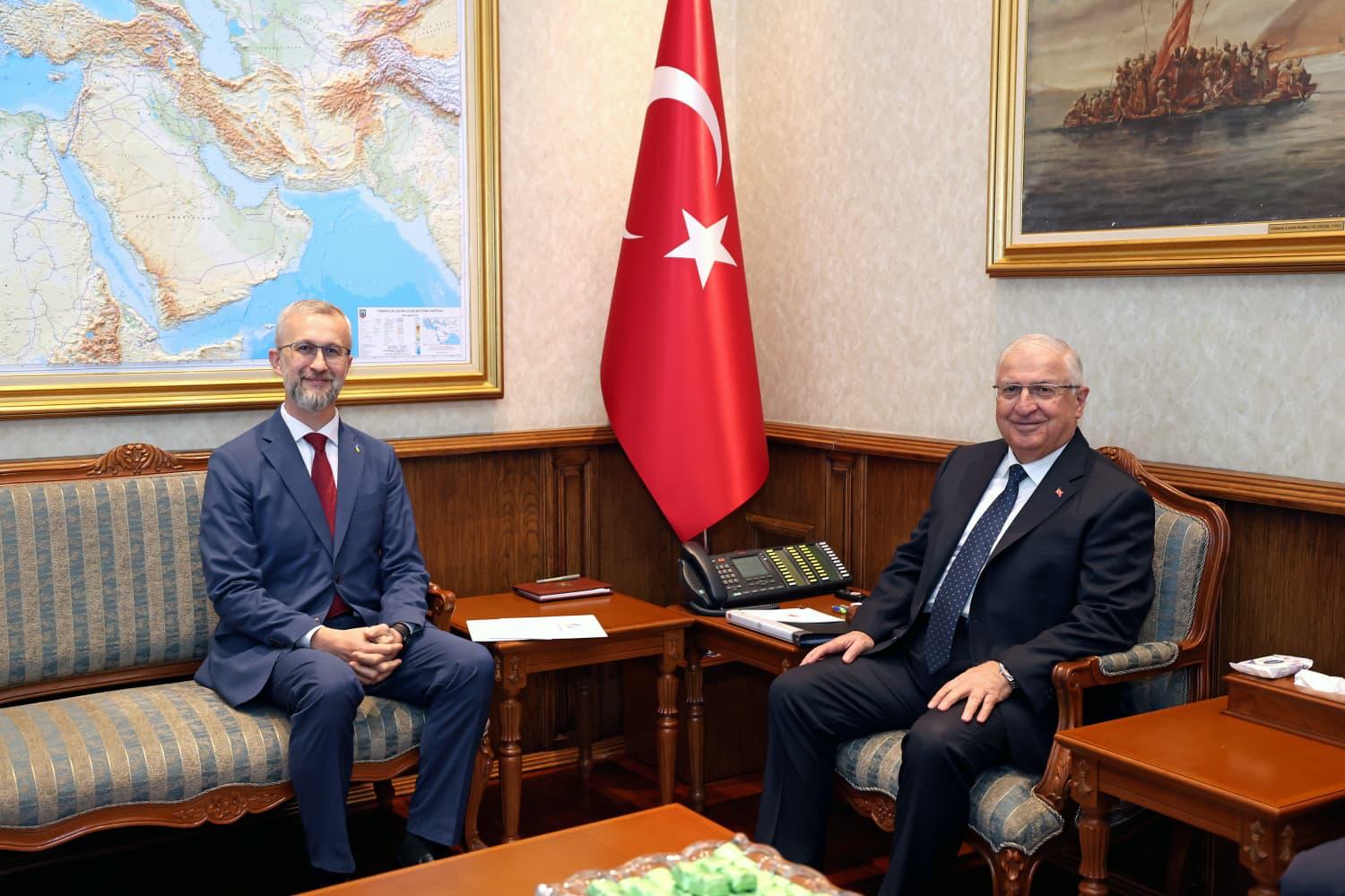 Milli Savunma Bakanı Yaşar