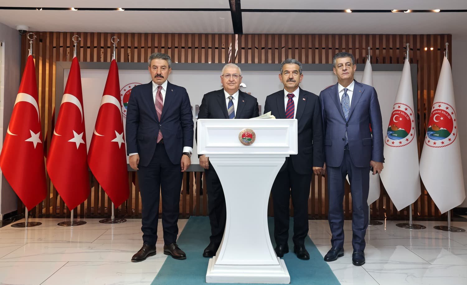 Milli Savunma Bakanı Yaşar
