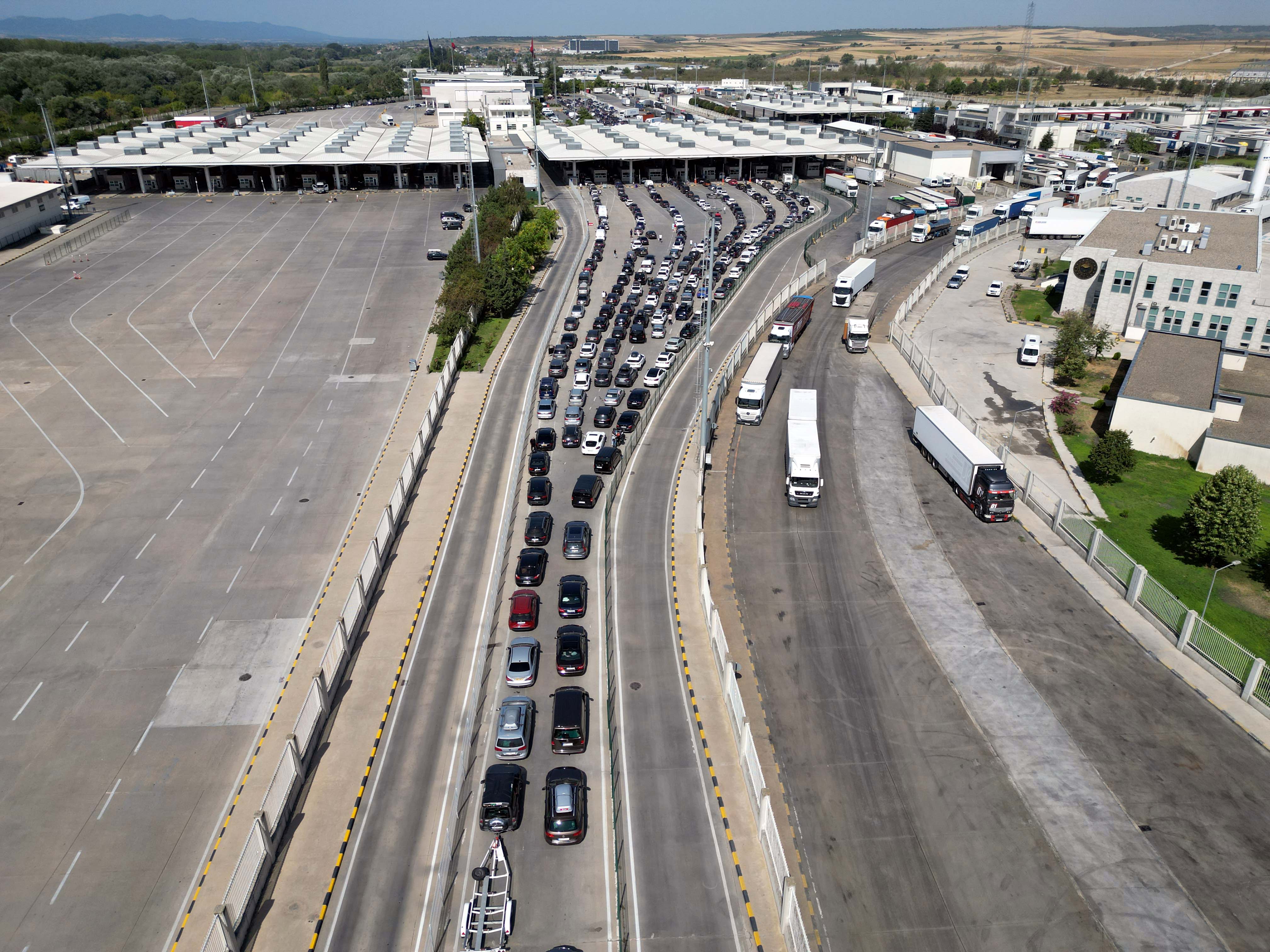 Kapıkule Sınır Kapısı'nda gurbetçilerin