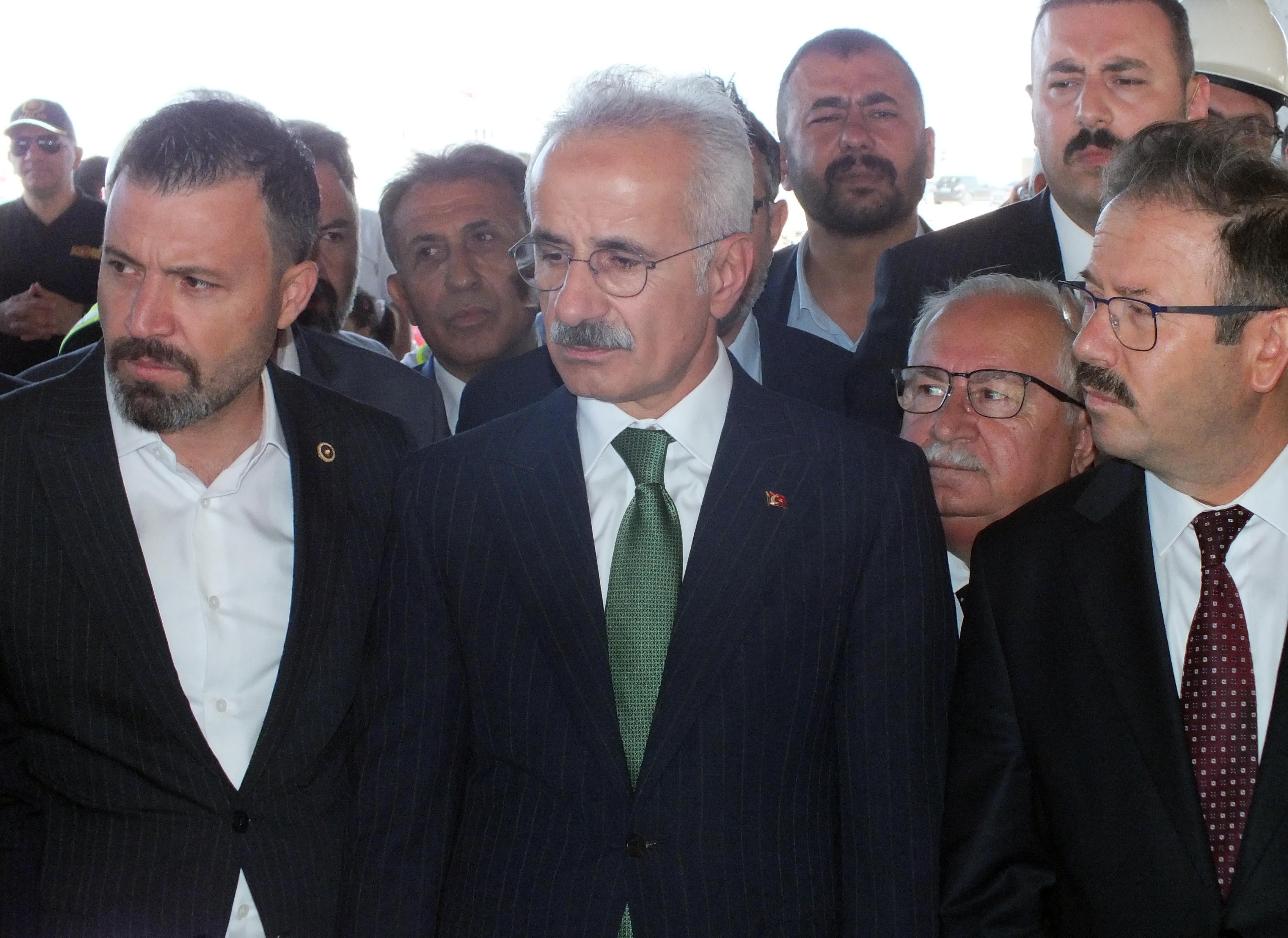 Ulaştırma ve Altyapı Bakanı