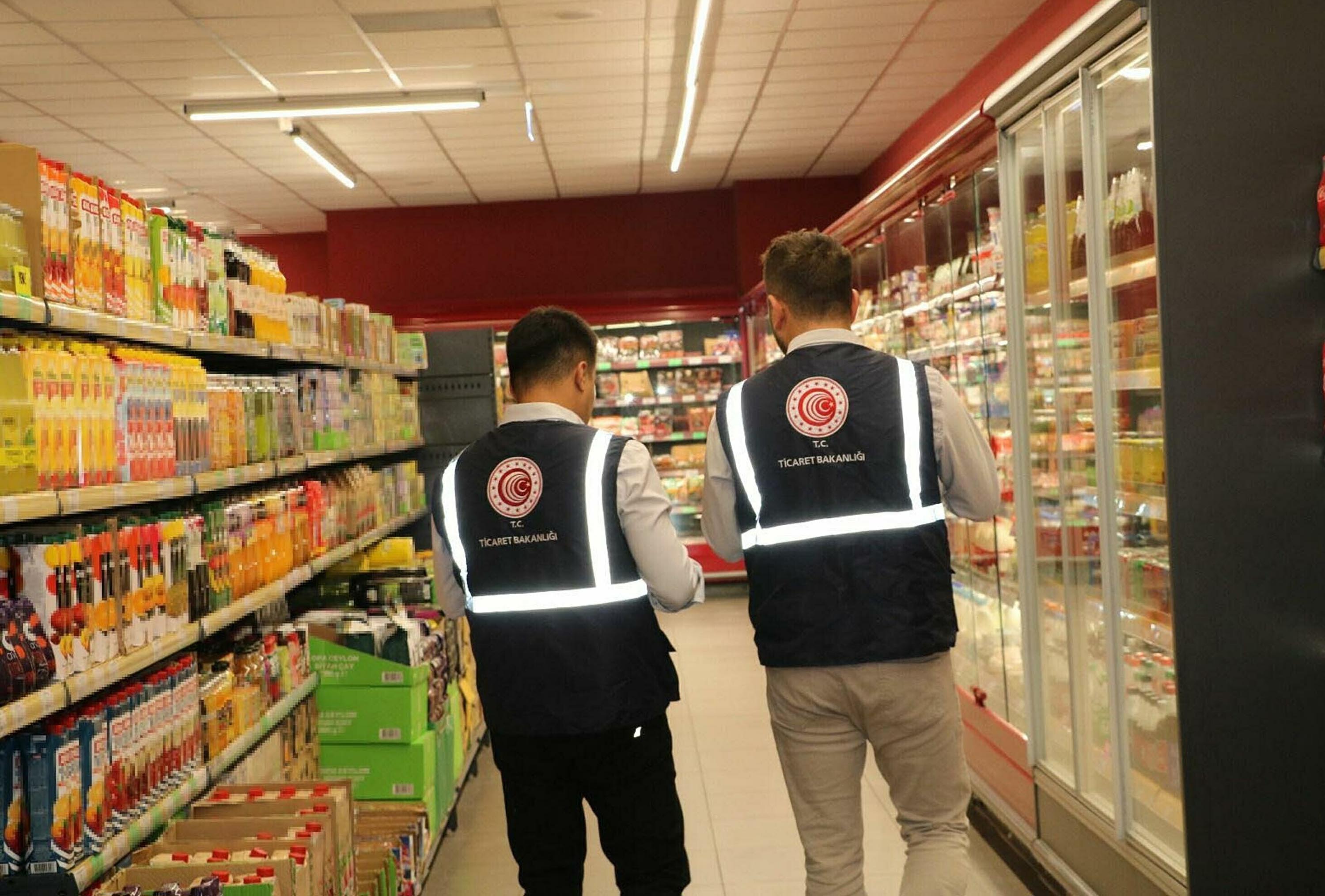 Ticaret Bakanlığı İzmir'de marketlerde