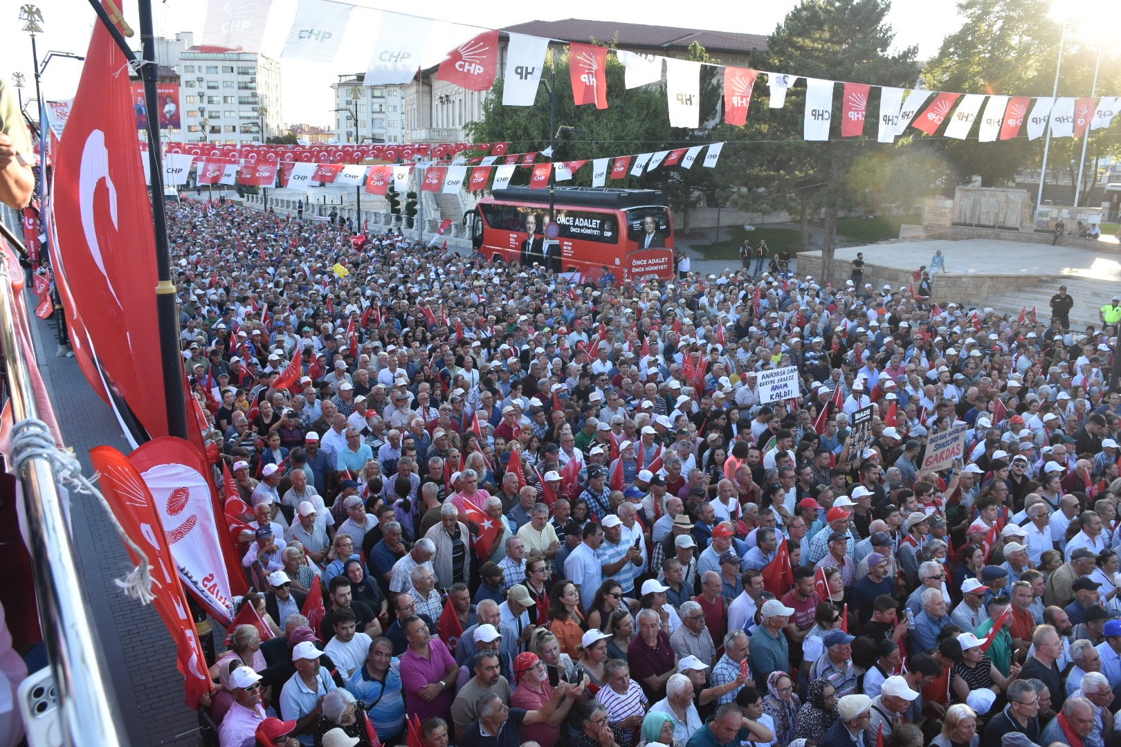 CHP Genel Başkanı Özgür