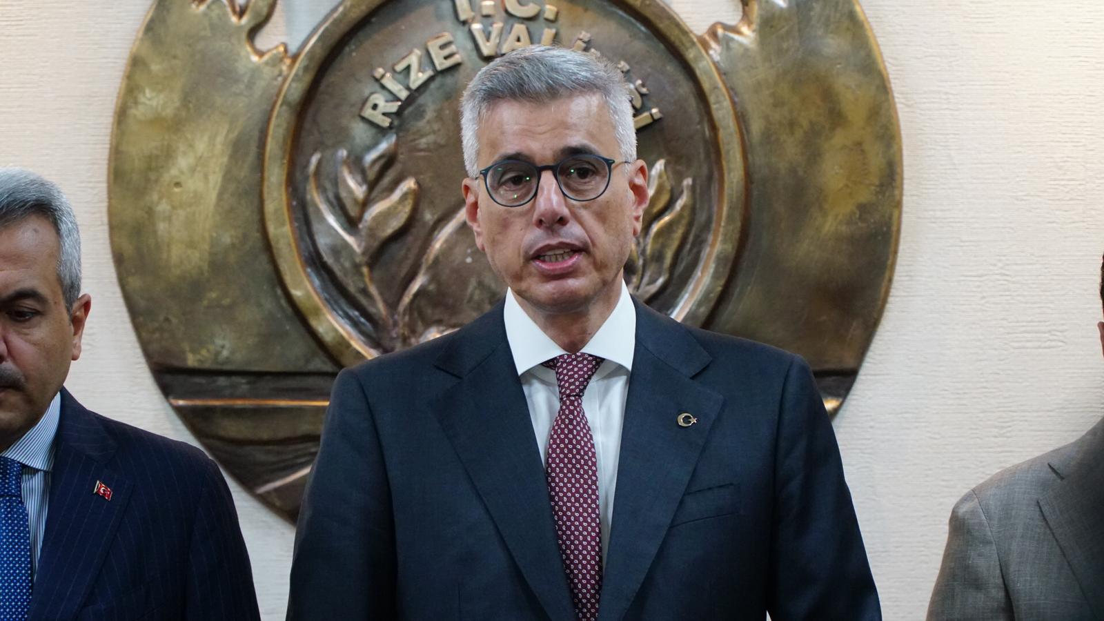Sağlık Bakanı Kemal Memişoğlu,