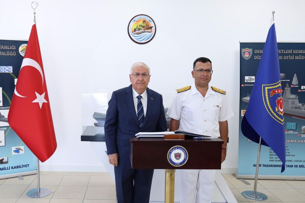 Milli Savunma Bakanı Yaşar
