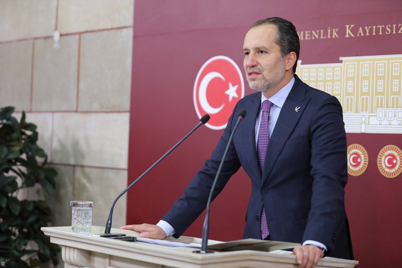 Fatih Erbakan: Memur ve Emekliye Verilen Zam Değil, Sadakadır!