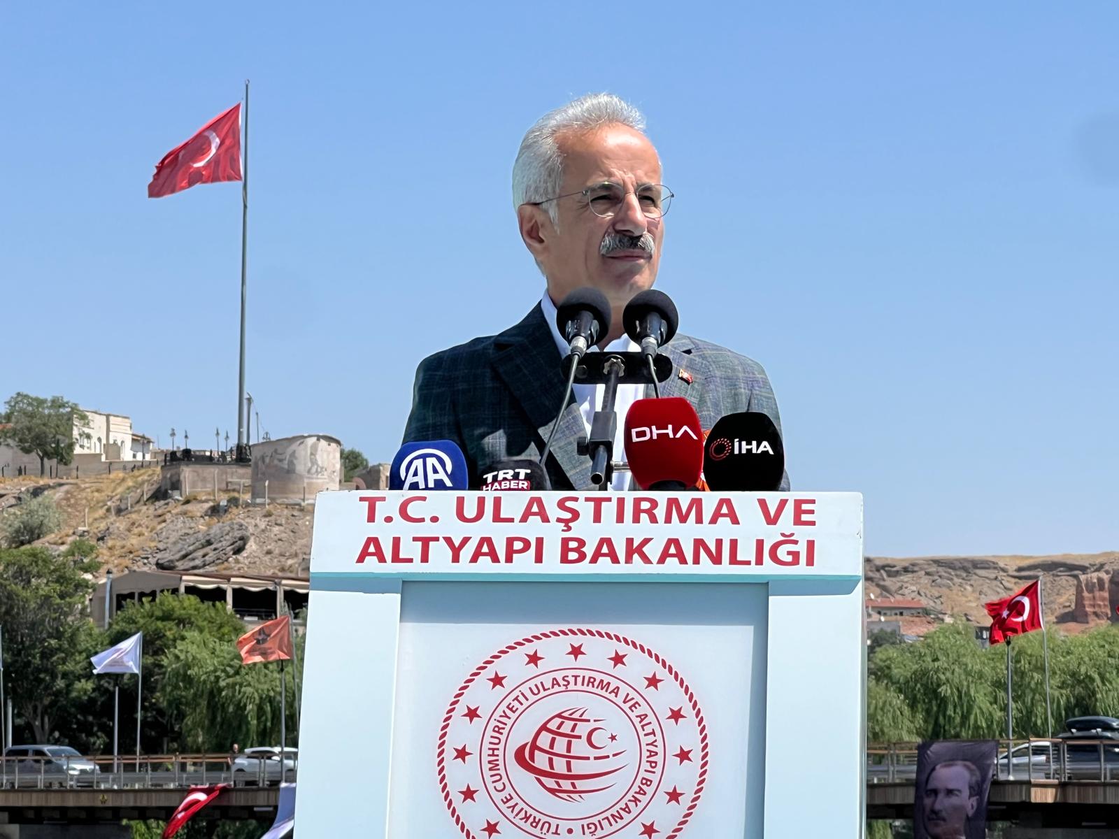 Ulaştırma ve Altyapı Bakanı