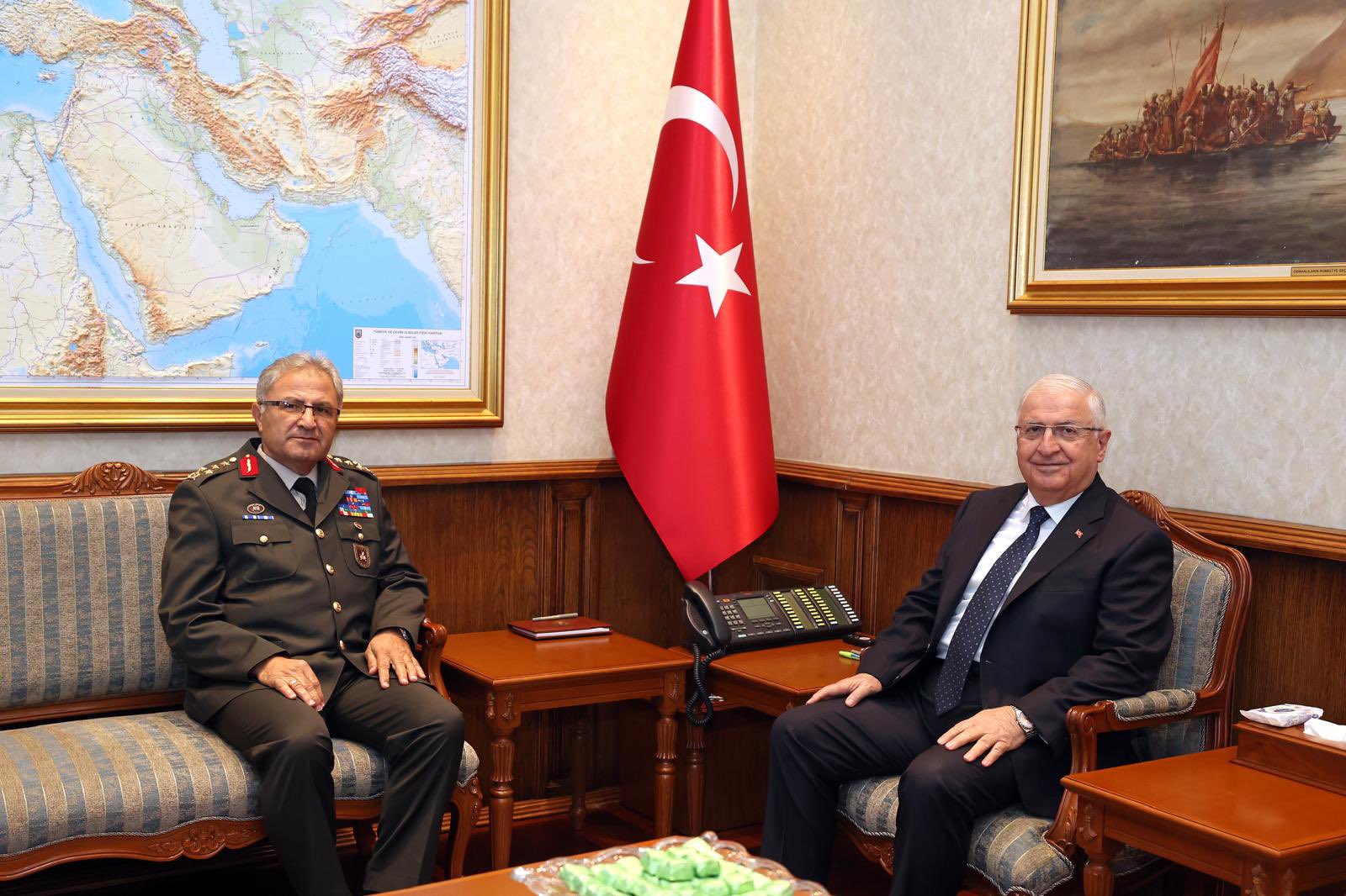 Milli Savunma Bakanı Yaşar
