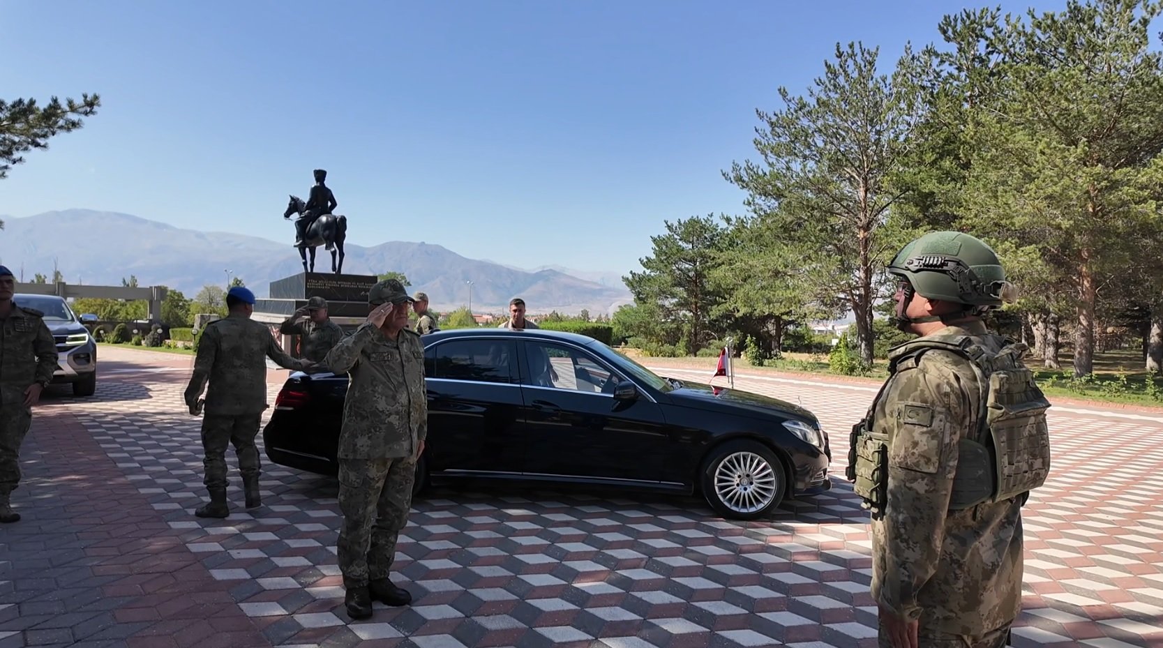 Kara Kuvvetleri Komutanı Orgeneral