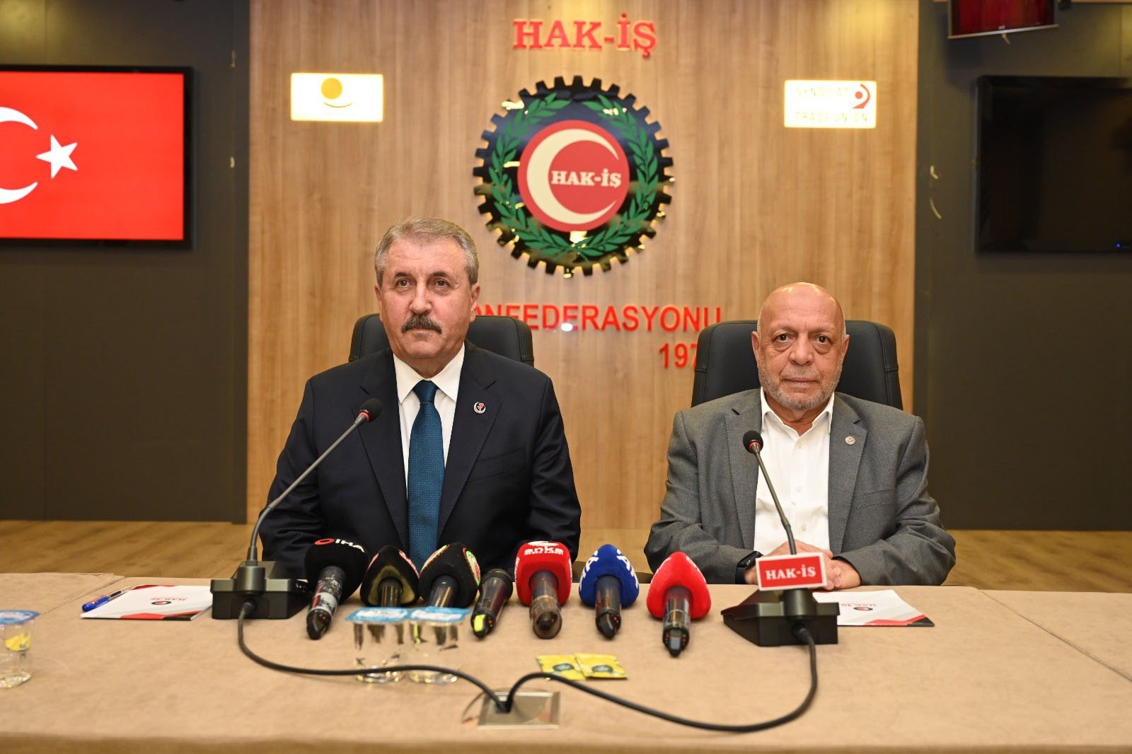BBP Lideri Mustafa Destici, HAK-İŞ Başkanı Mahmut Arslan’ı Ziyaret Etti