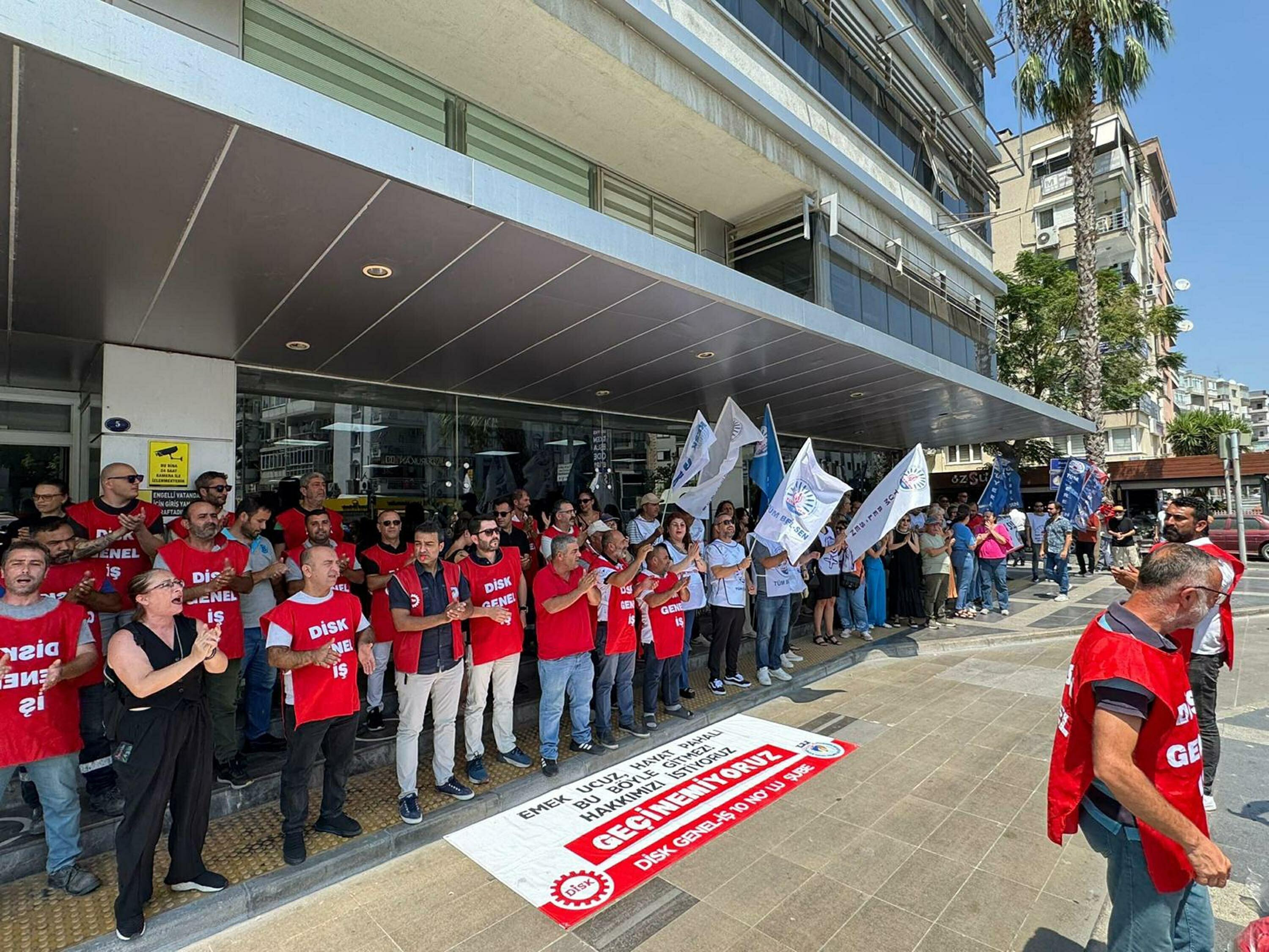 Karşıyaka Belediyesi çalışanları, 5