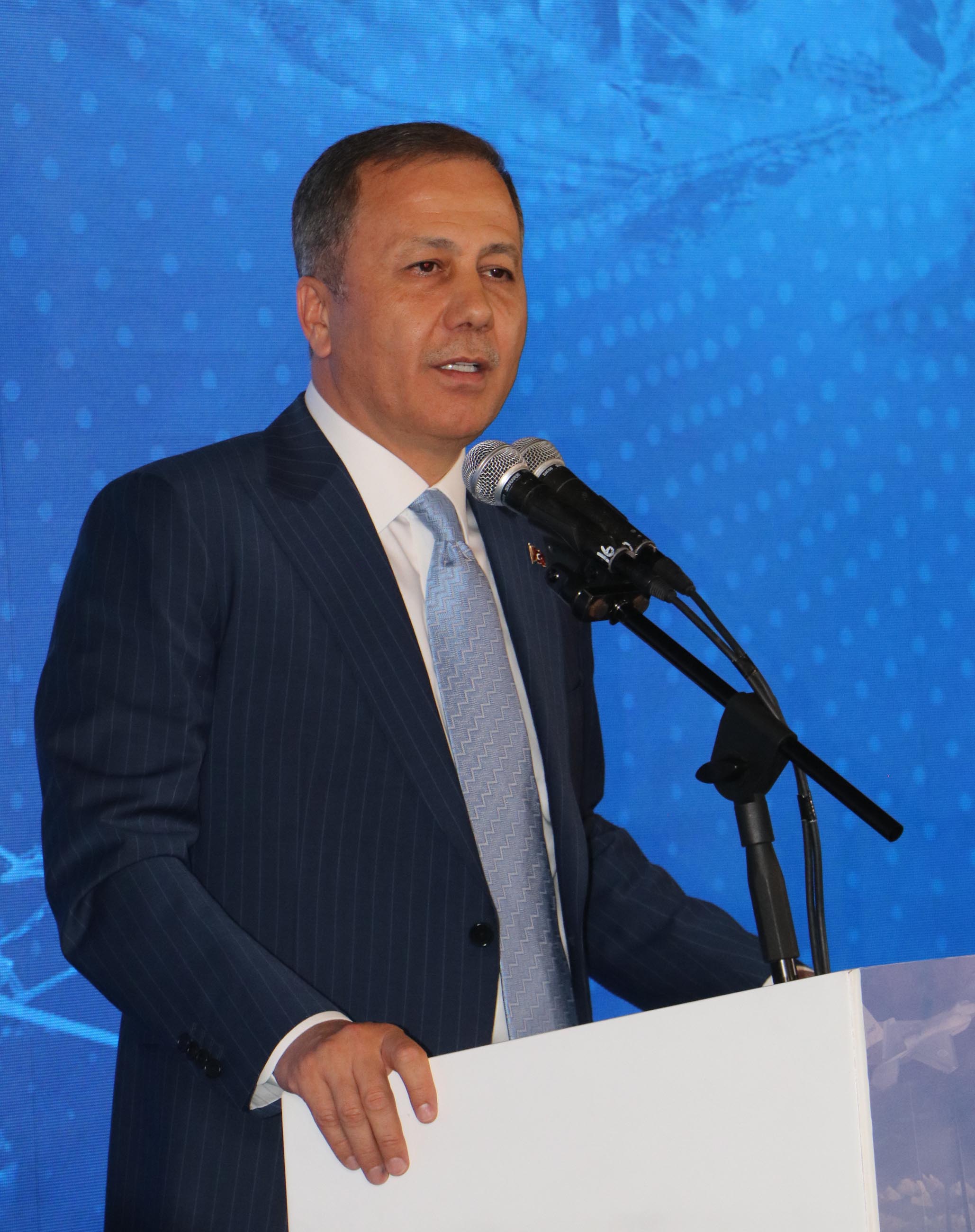 Bakan Yerlikaya’dan Çarpıcı Trafik Açıklaması: ‘Dur’ İhtarını Dinlemeyen 304 Bin Sürücüye Ceza Kesildi