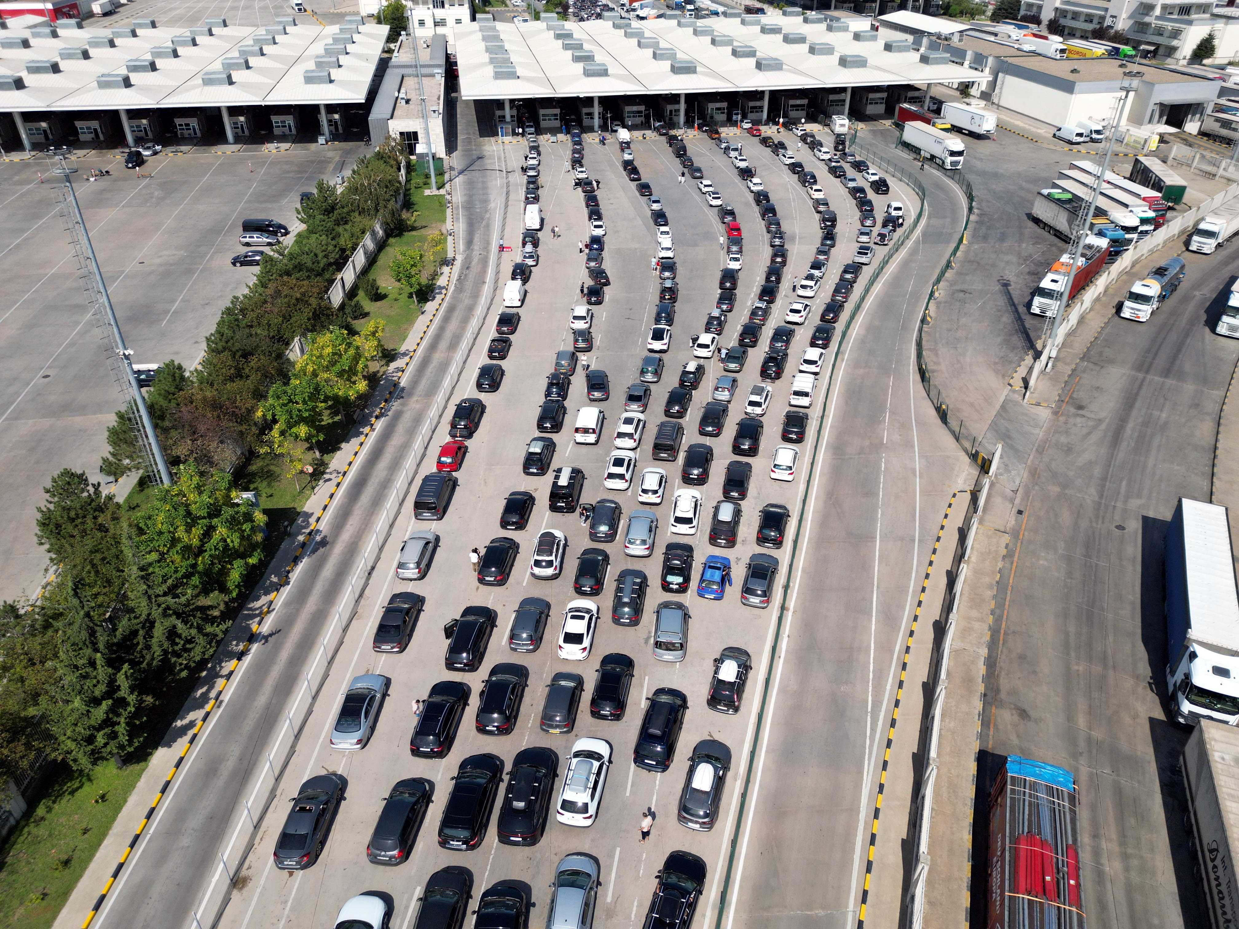 Kapıkule Sınır Kapısı'nda yoğunluk: