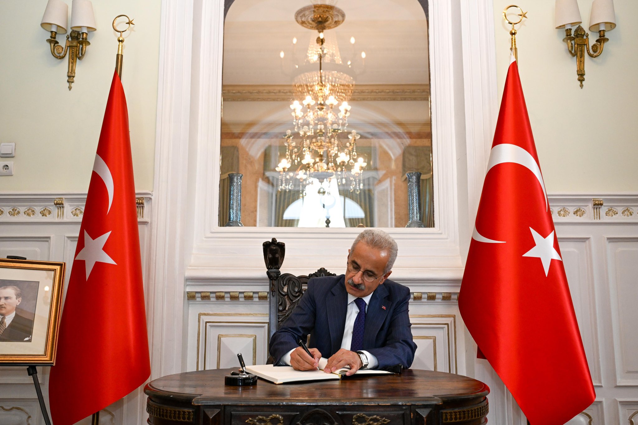 Ulaştırma ve Altyapı Bakanı