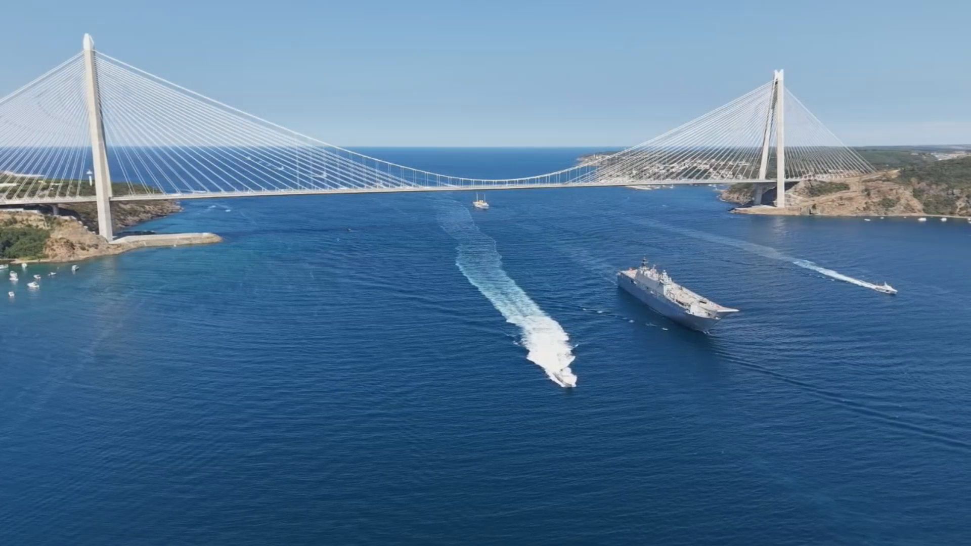 TCG Anadolu liderliğindeki donanma
