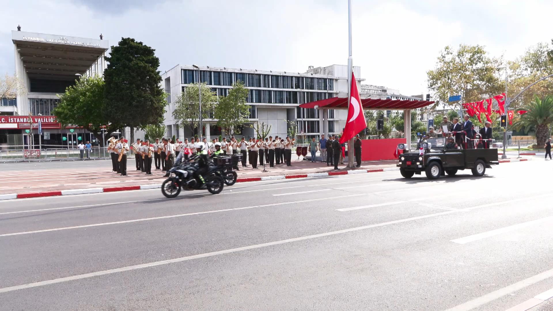 İstanbul Vatan Caddesi'nde 30