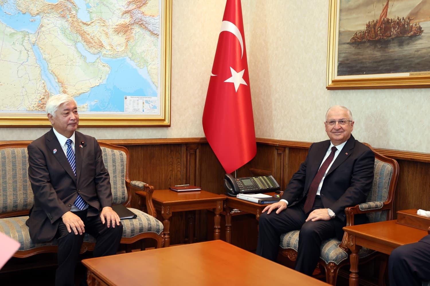 Milli Savunma Bakanı Yaşar