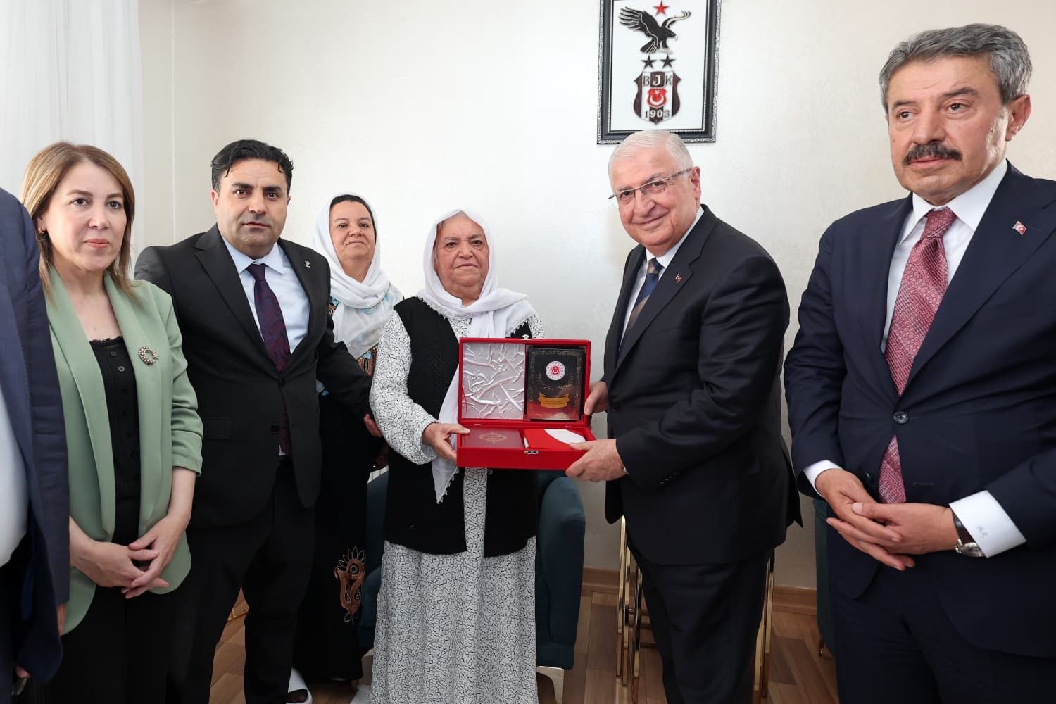 Milli Savunma Bakanı Yaşar