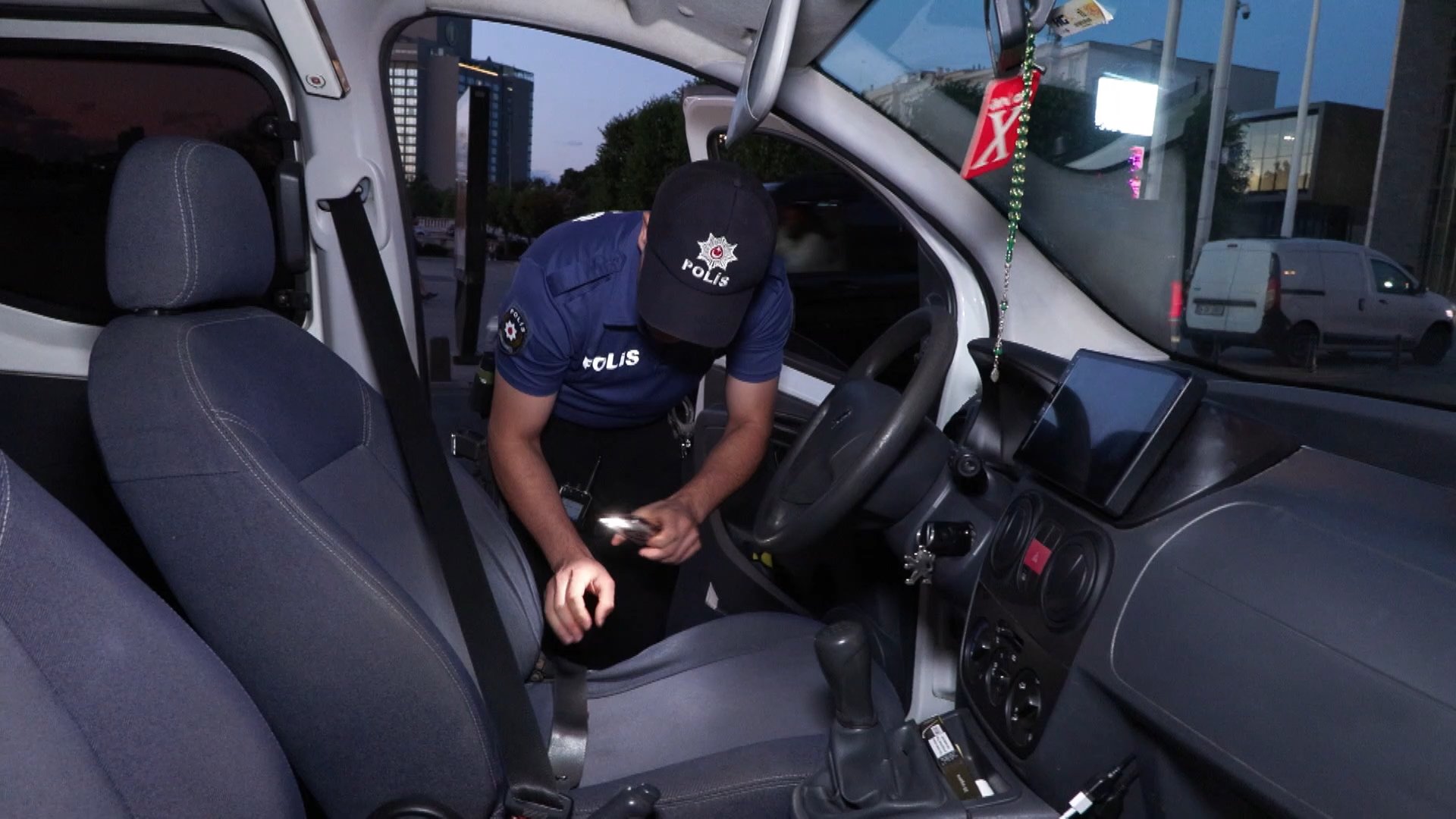 İstanbul’da ‘Huzur İstanbul’ Denetimi: Beyoğlu ve Taksim’de Geniş Güvenlik Önlemleri