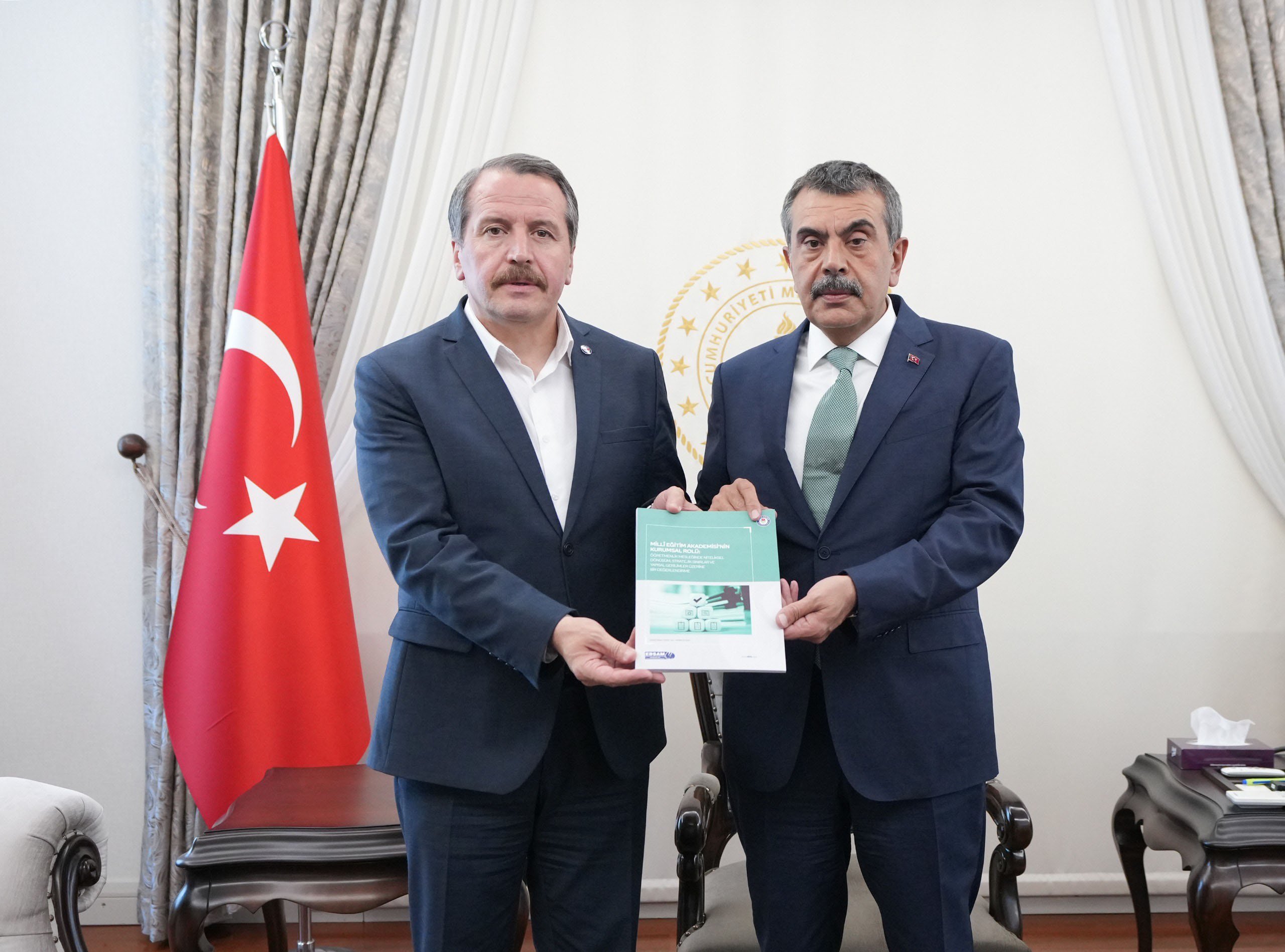 MEMUR-Sen ve Eğitim-Bir-Sen Genel Başkanı Ali Yalçın, Milli Eğitim Bakanı Yusuf Tekin’i Ziyaret Etti