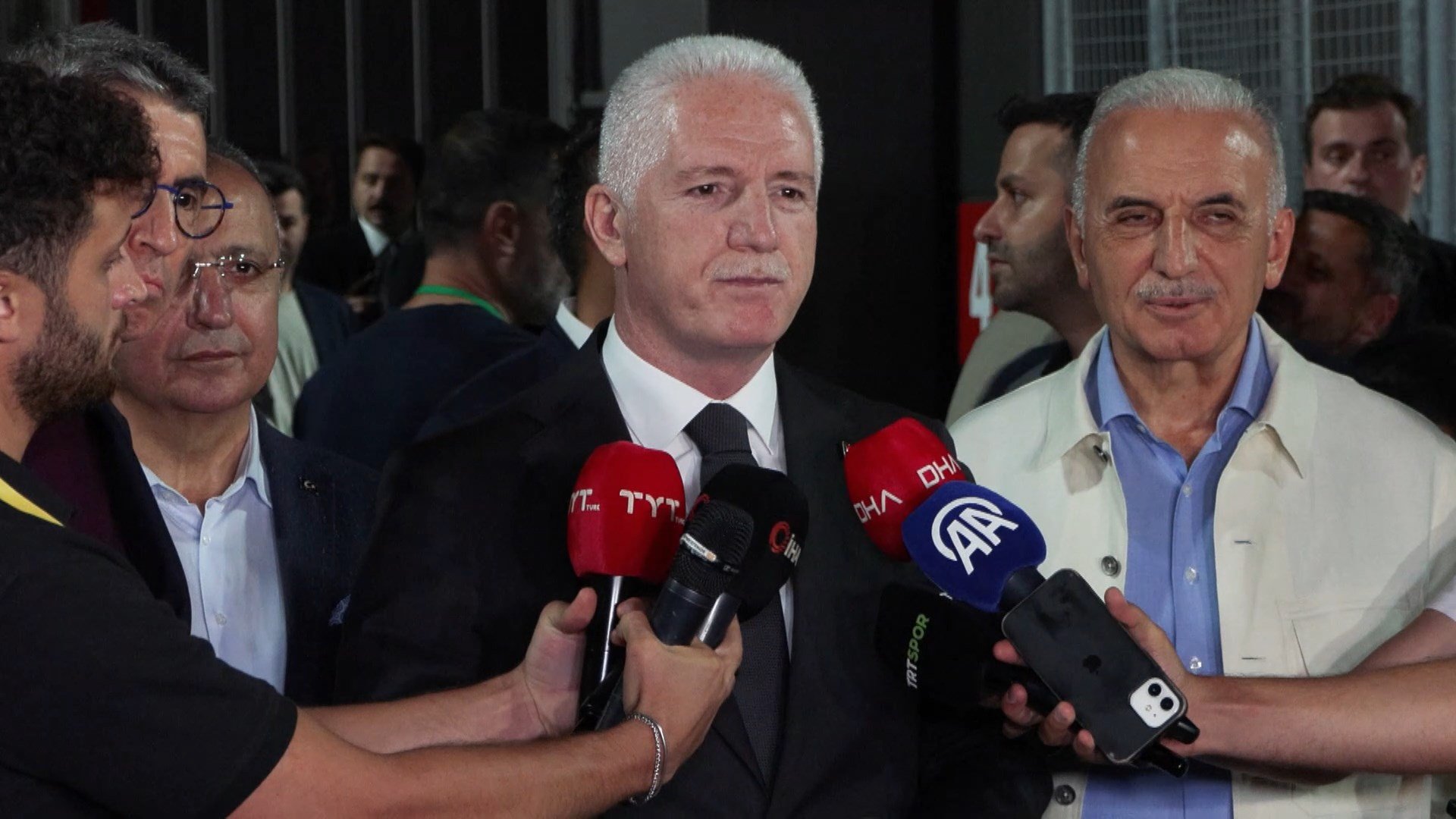 İstanbul Valisi Davut Gül: Protokol Tribünü Kurallara Uymazsa Diğer Taraftarlara Söyleyecek Sözümüz Olmaz