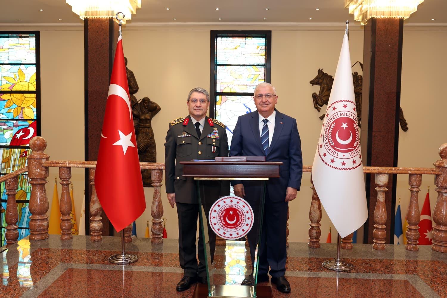 Milli Savunma Bakanı Yaşar