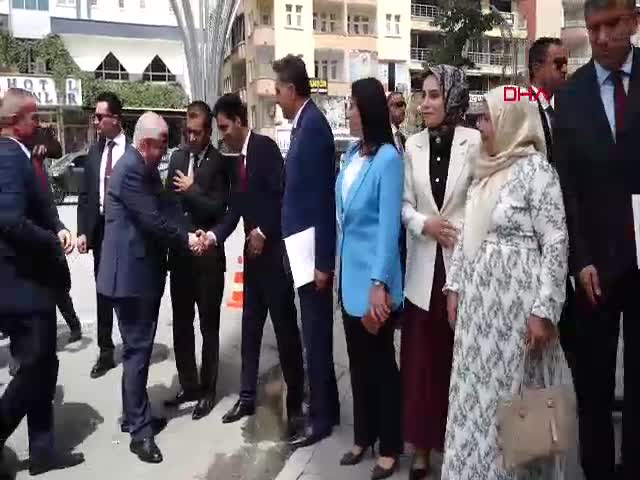 Milli Savunma Bakanı Yaşar