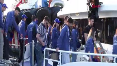 TCG Anadolu ‘Zafere Yolculuk’ İçin Çanakkale’den İstanbul’a Uğurlandı