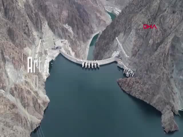 Artvin'de Çoruh Nehri üzerindeki