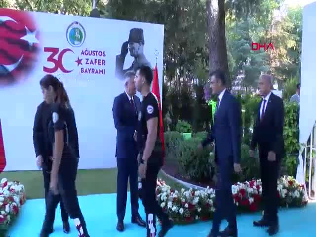 İzmir Valisi Süleyman Elban,