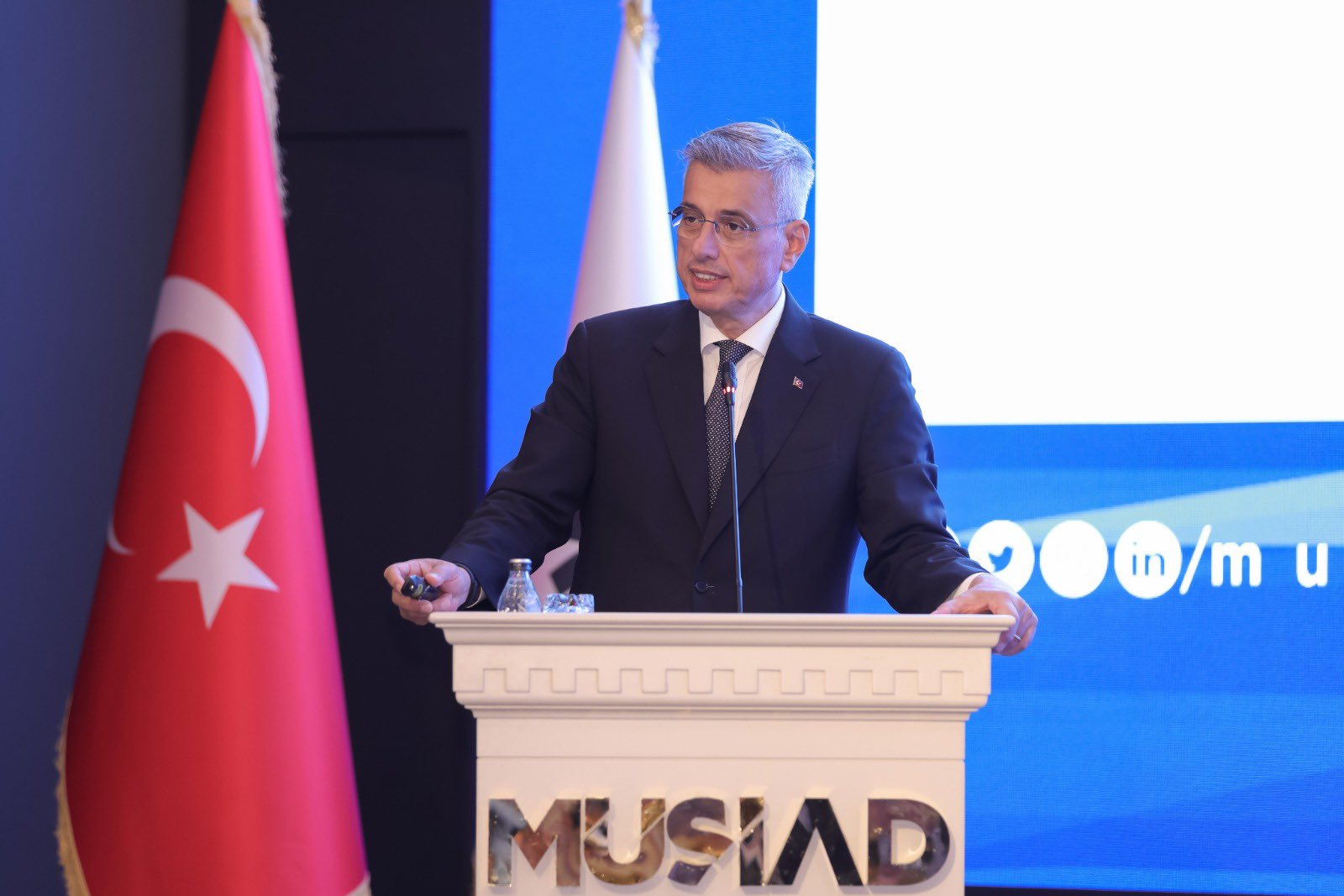 Sağlık Bakanı Kemal Memişoğlu,