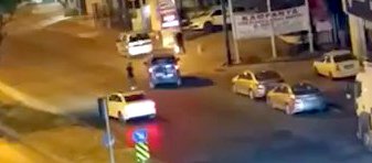 İstanbul Avcılar'da Türk Bayrağı'nı