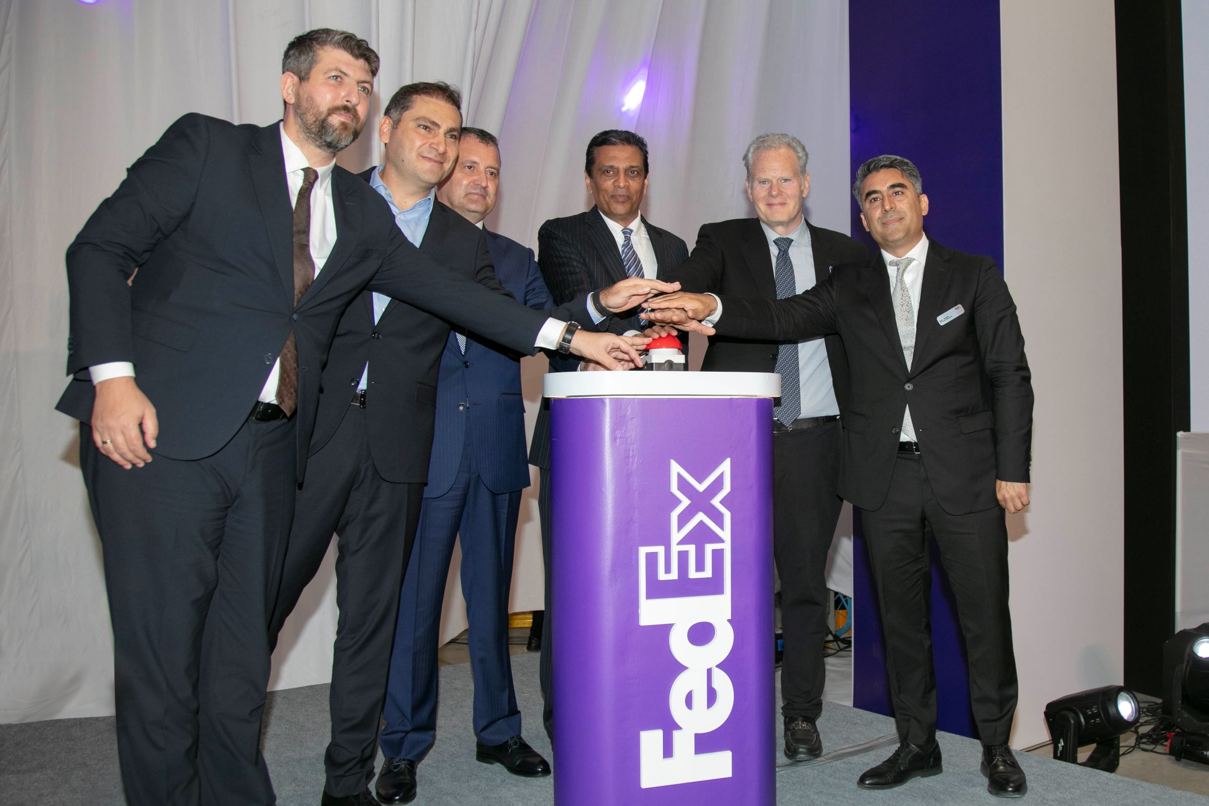 FedEx, İstanbul Havalimanı'nda 130