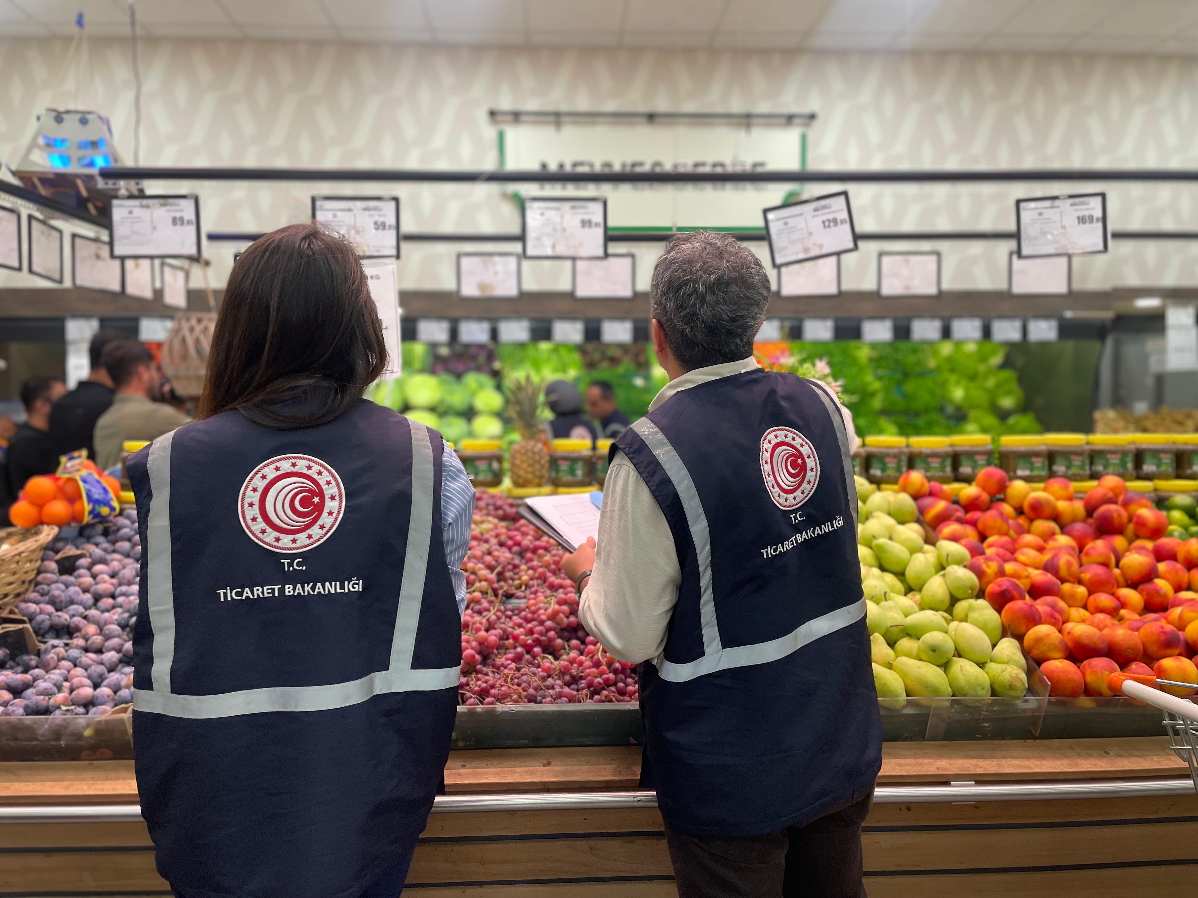 Ticaret Bakanlığı Ankara'da marketlerde