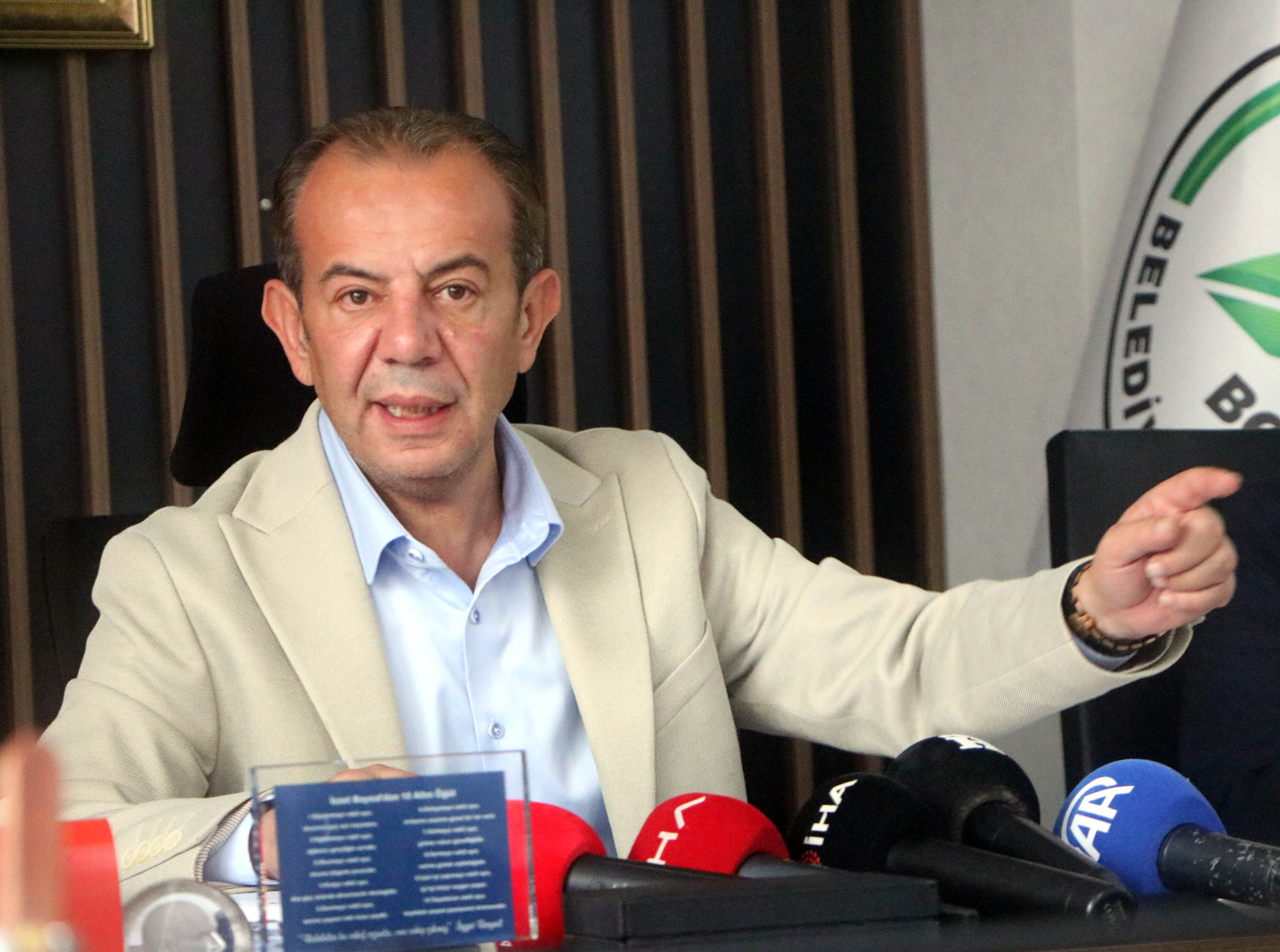 Tanju Özcan’dan Sert Çıkış: ‘Sığınmacılarla İlgili Tavrımı Değiştiremezsiniz, Bu Davadan Dönen Namerttir’