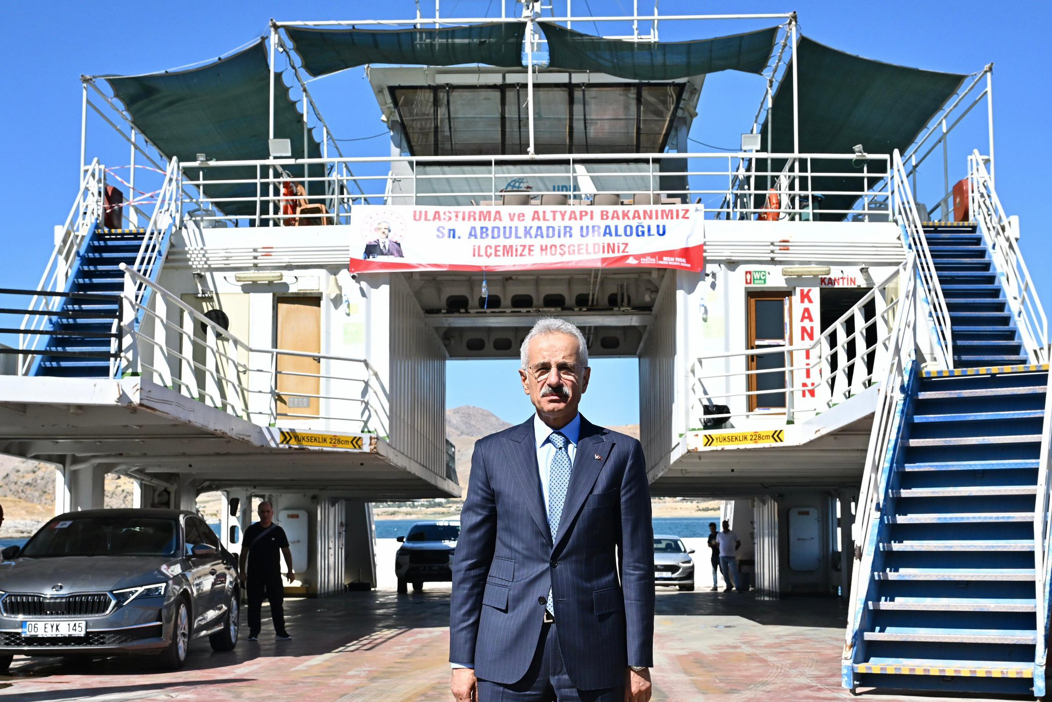 Ulaştırma ve Altyapı Bakanı