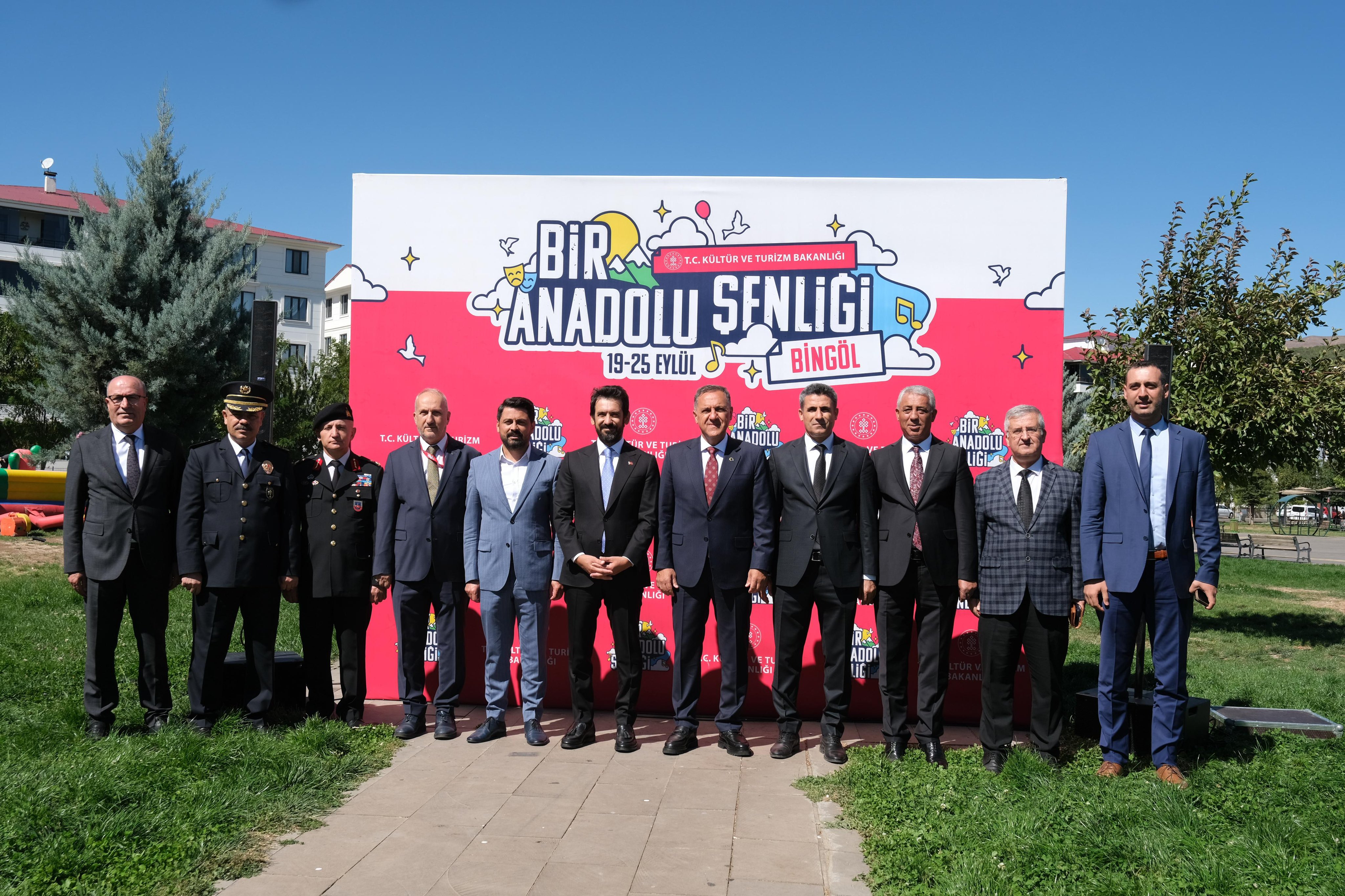 Bingöl’de ‘Bir Anadolu Şenliği’ Coşkusu Başladı! Bakan Yardımcısı Mumcu’dan Anlamlı Mesajlar