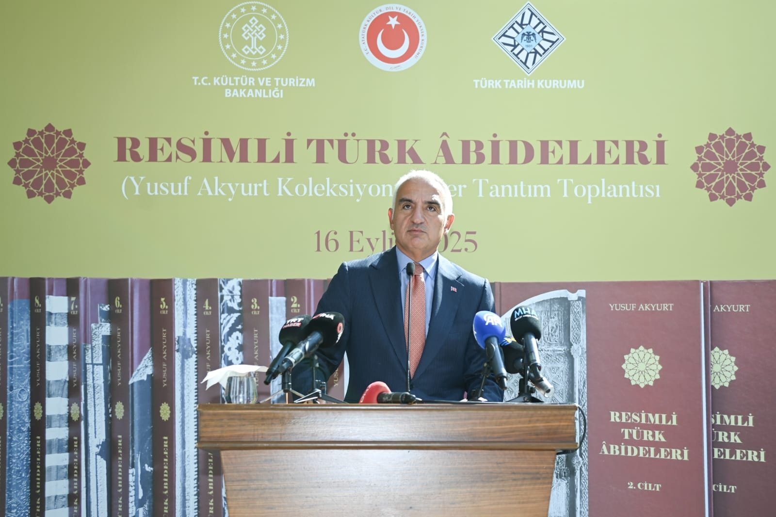 Kültür ve Turizm Bakanı