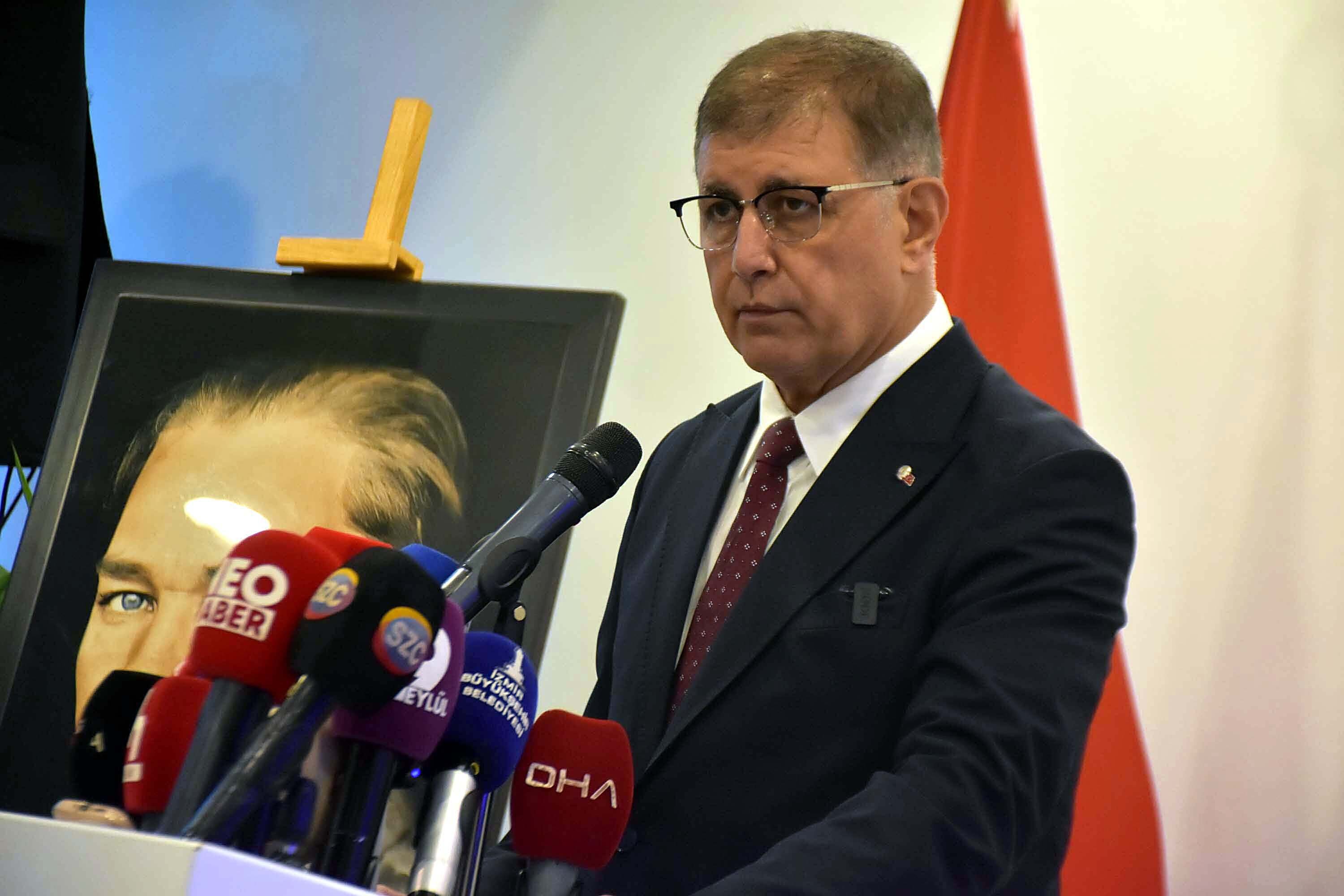 İzmir Büyükşehir Belediye Başkanı