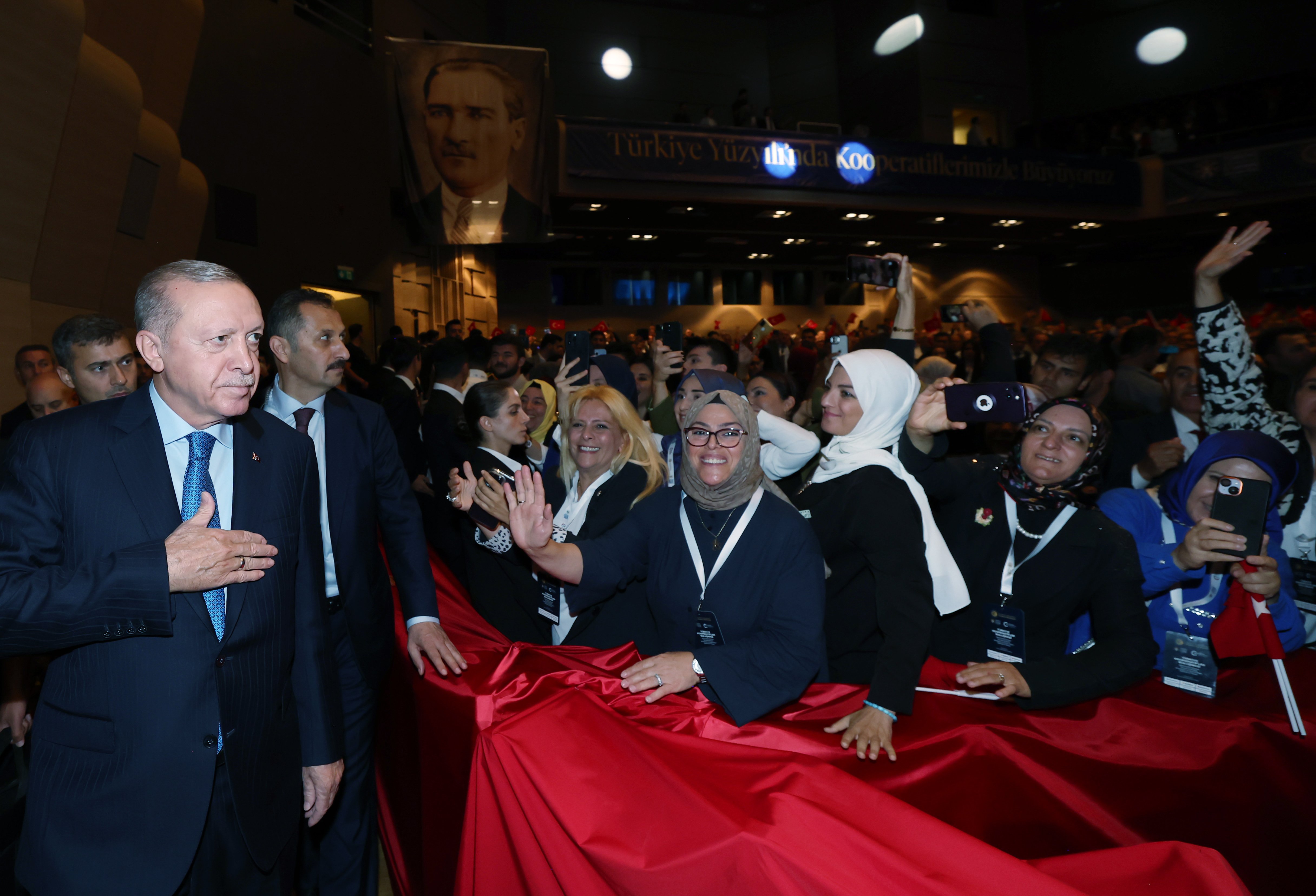 Cumhurbaşkanı Erdoğan: Kooperatifçilik Dezavantajlı Grupların Ekonomik Hayata Katılımını Kolaylaştırıyor
