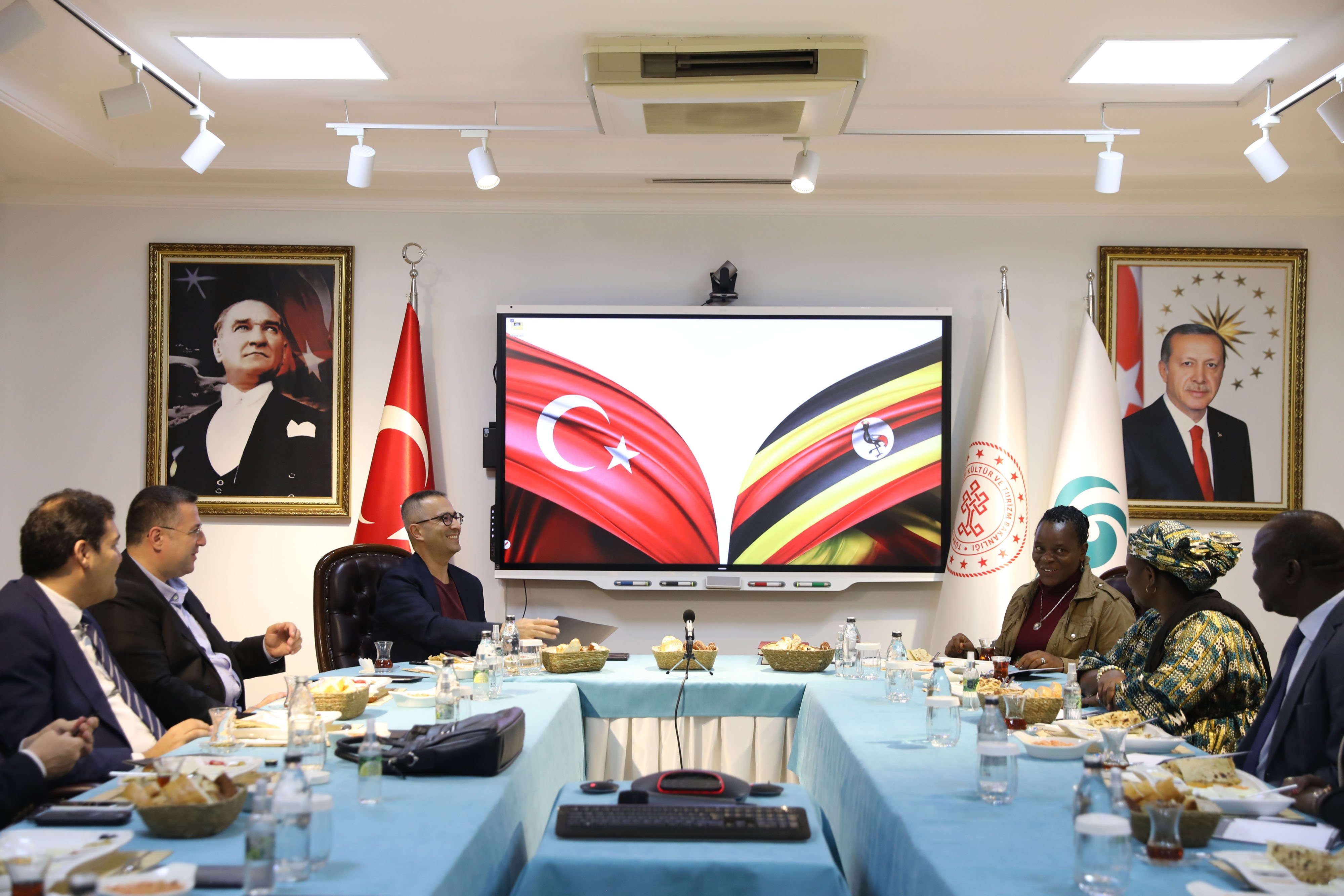 Uganda Kültür Bakanı Dr.