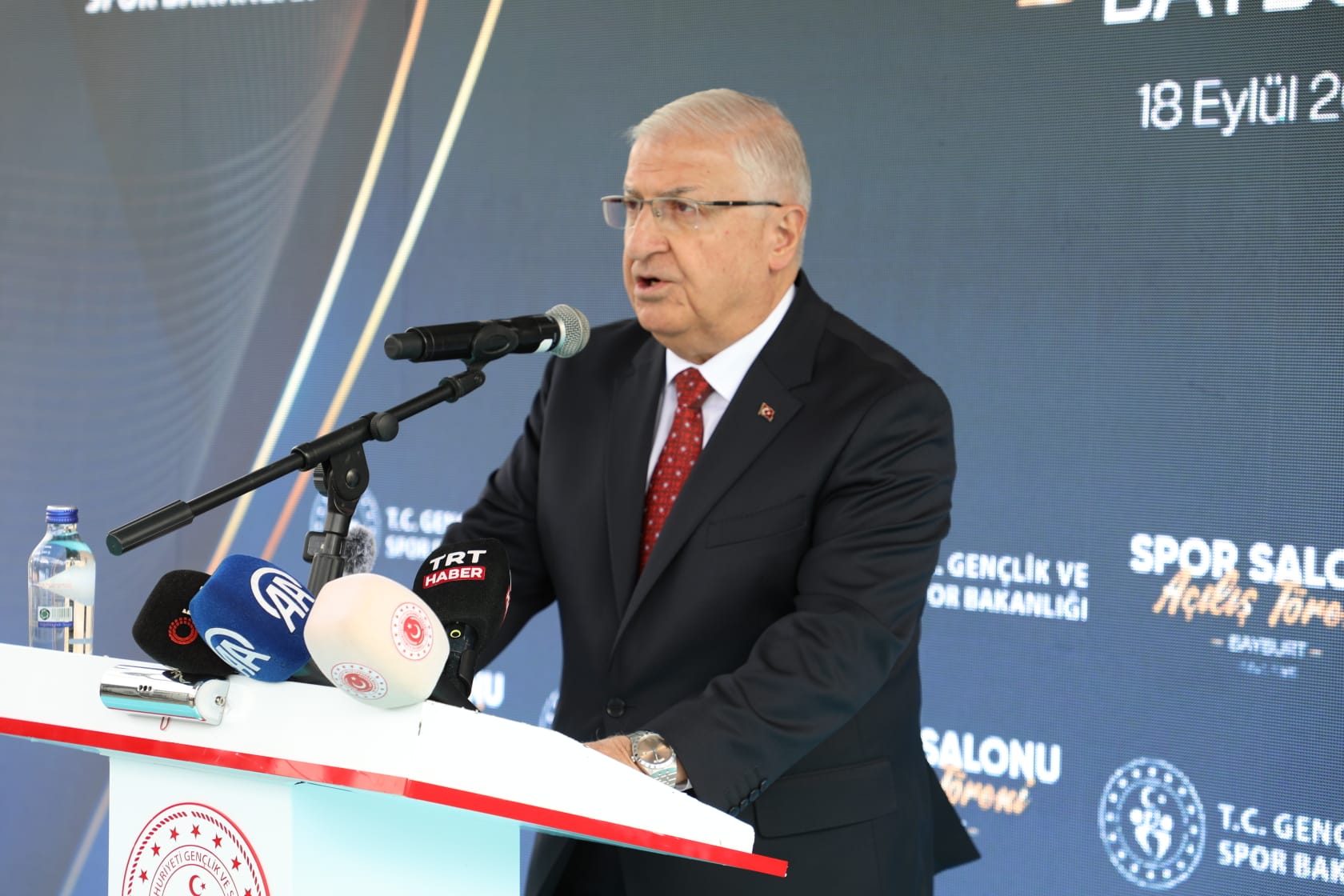 Milli Savunma Bakanı Yaşar