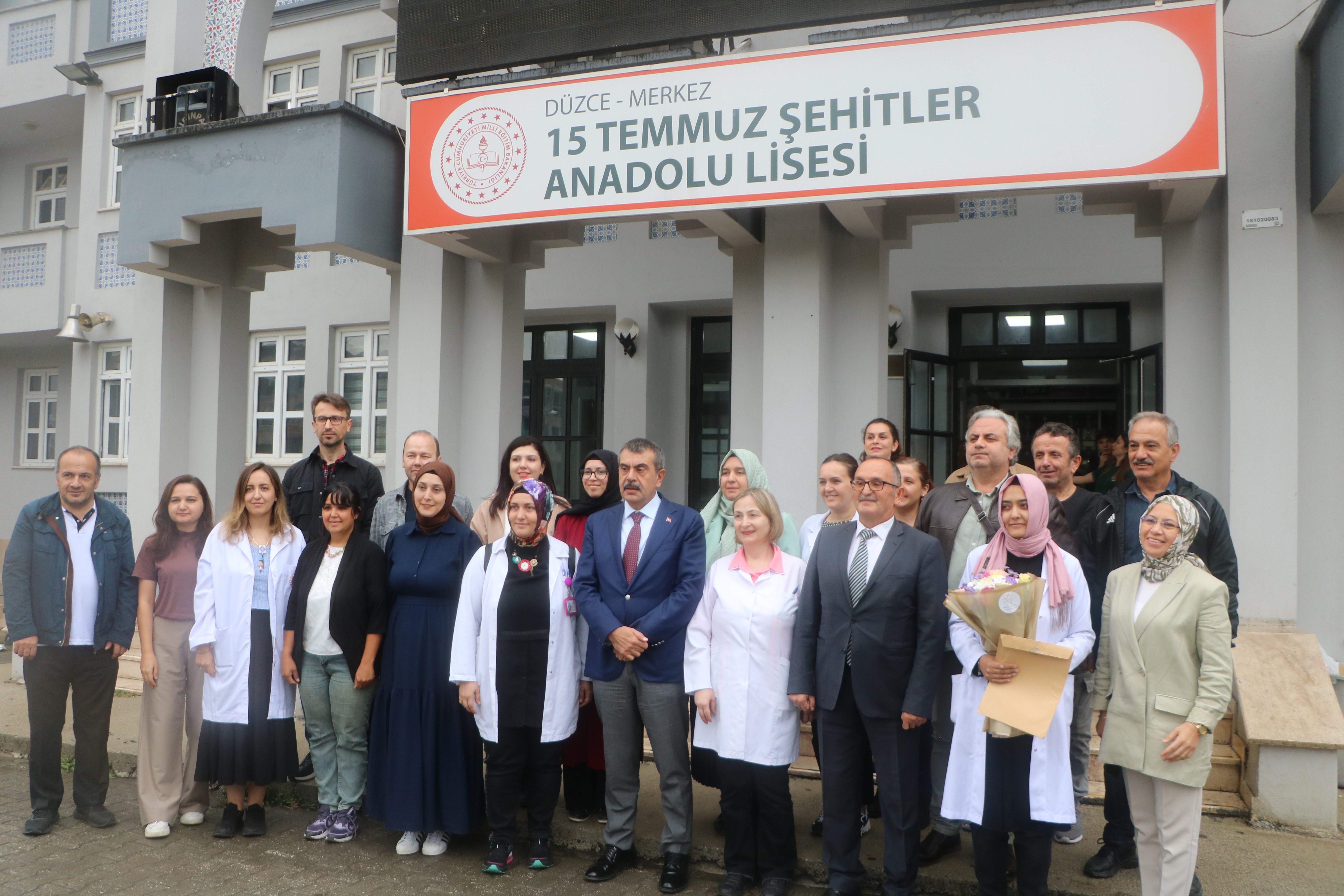 Milli Eğitim Bakanı Tekin’den Düzce’de Sürpriz Okul Ziyareti: ‘Hiç Kimsenin Haberi Yoktu’