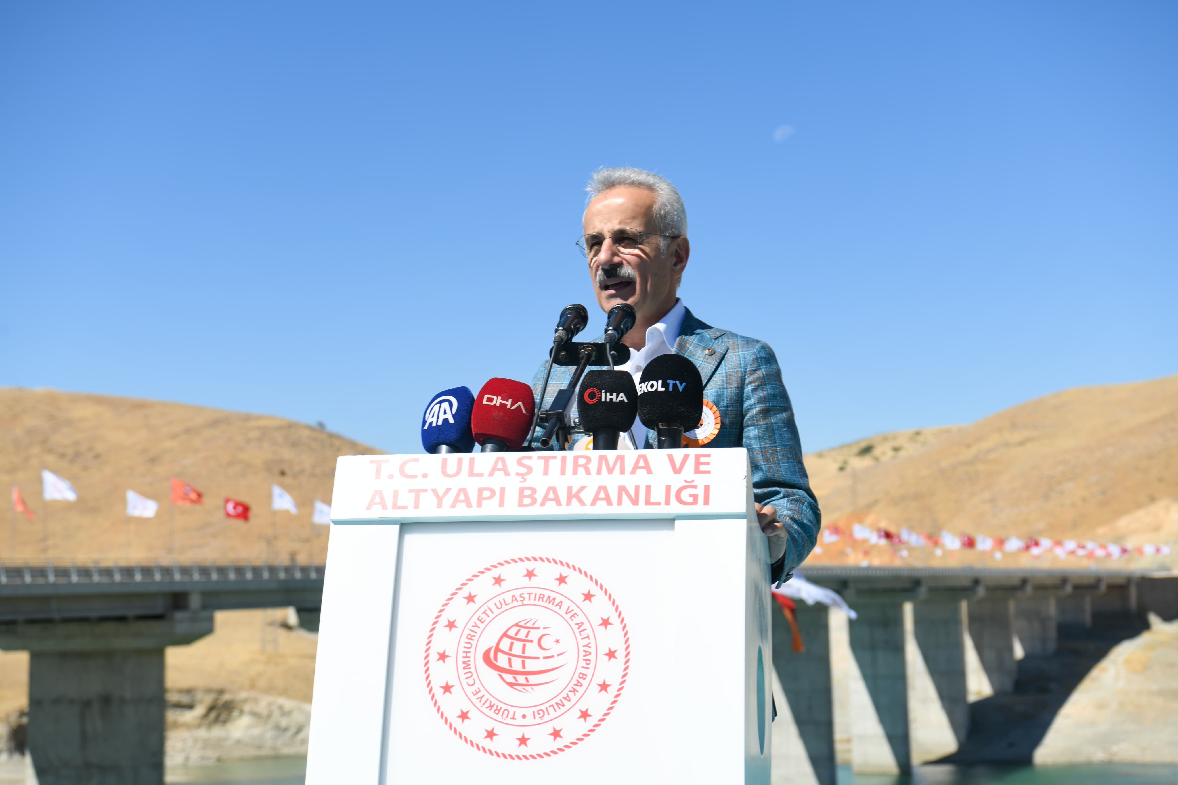 Ulaştırma ve Altyapı Bakanı