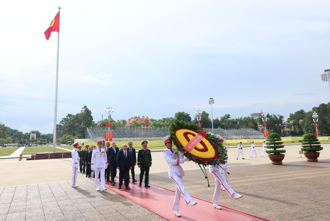 Milli Savunma Bakanı Yaşar